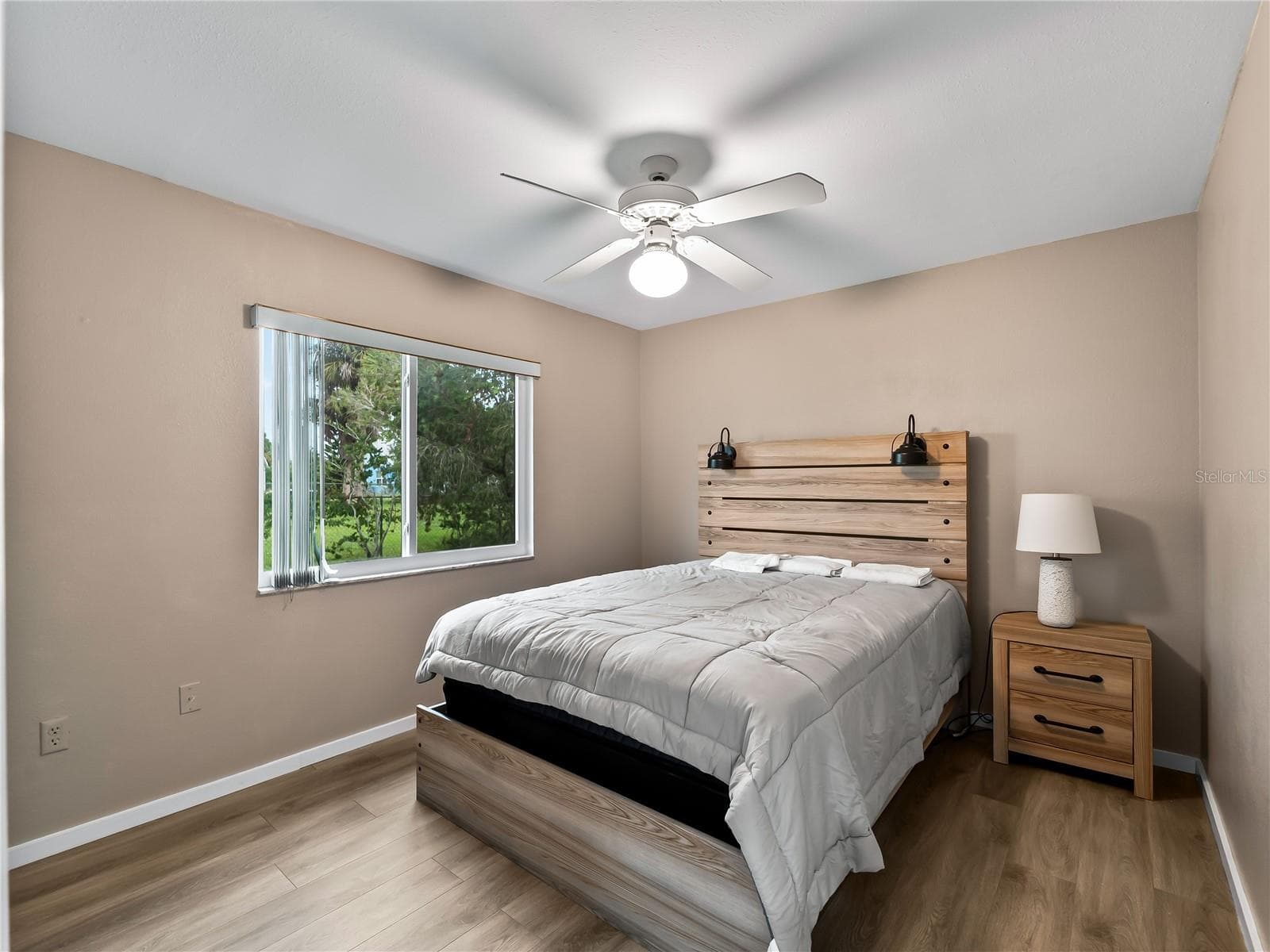 Bedroom_8130PickwickRd_NorthPort_NaturalLight_Wide.jpg - 8130 PICKWICK RD, NORTH PORT