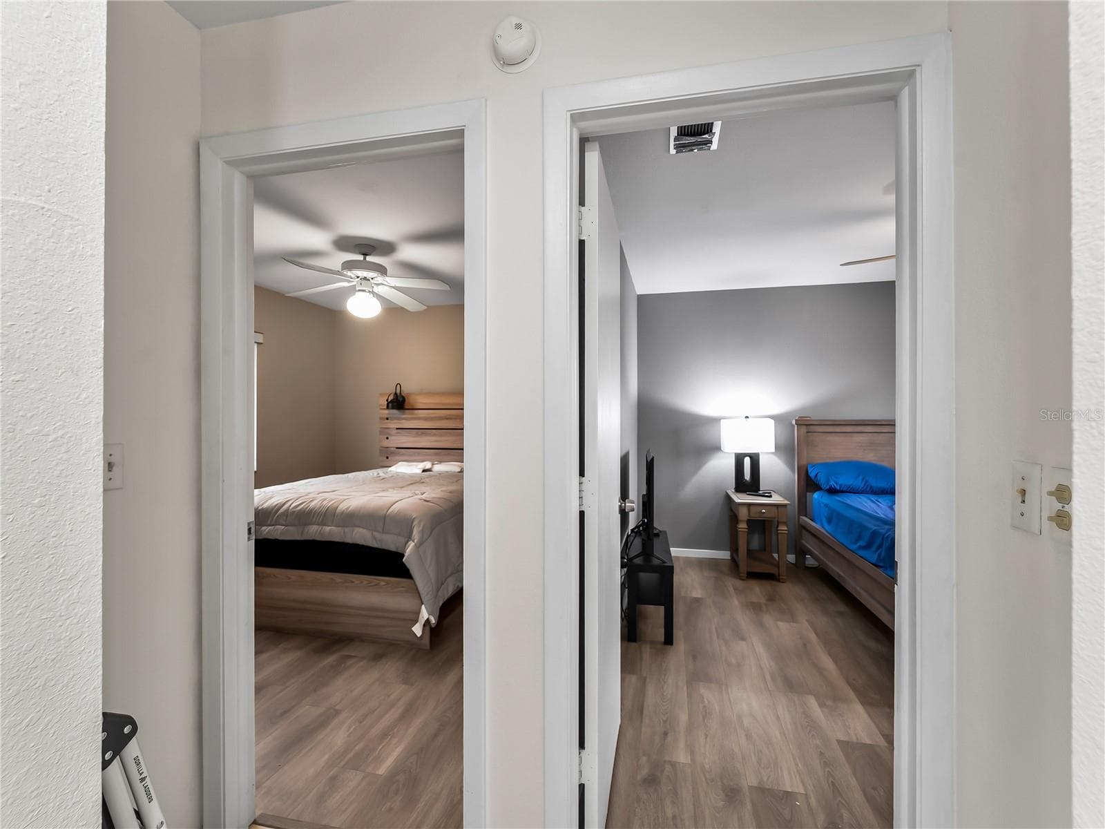 Hallway_8130PickwickRd_NorthPort_SplitPlan_Entry.jpg - 8130 PICKWICK RD, NORTH PORT