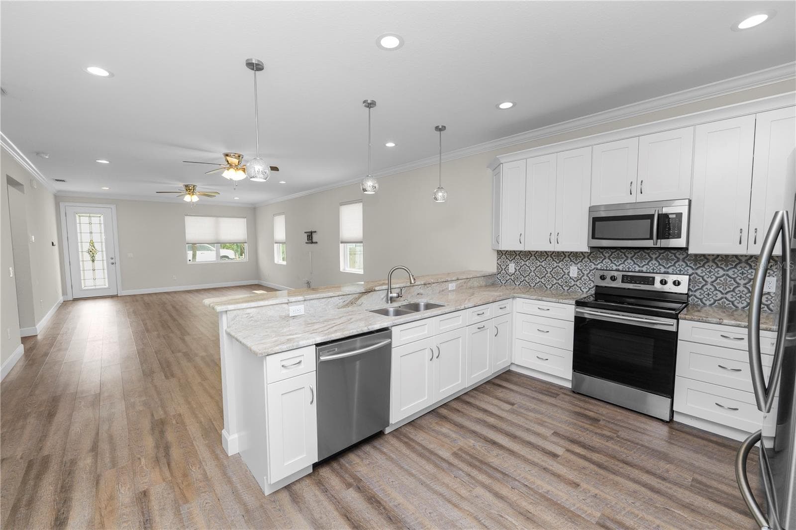 Single Family Residence at 3725 57TH AVE N, ST PETERSBURG, photo 13 of 31