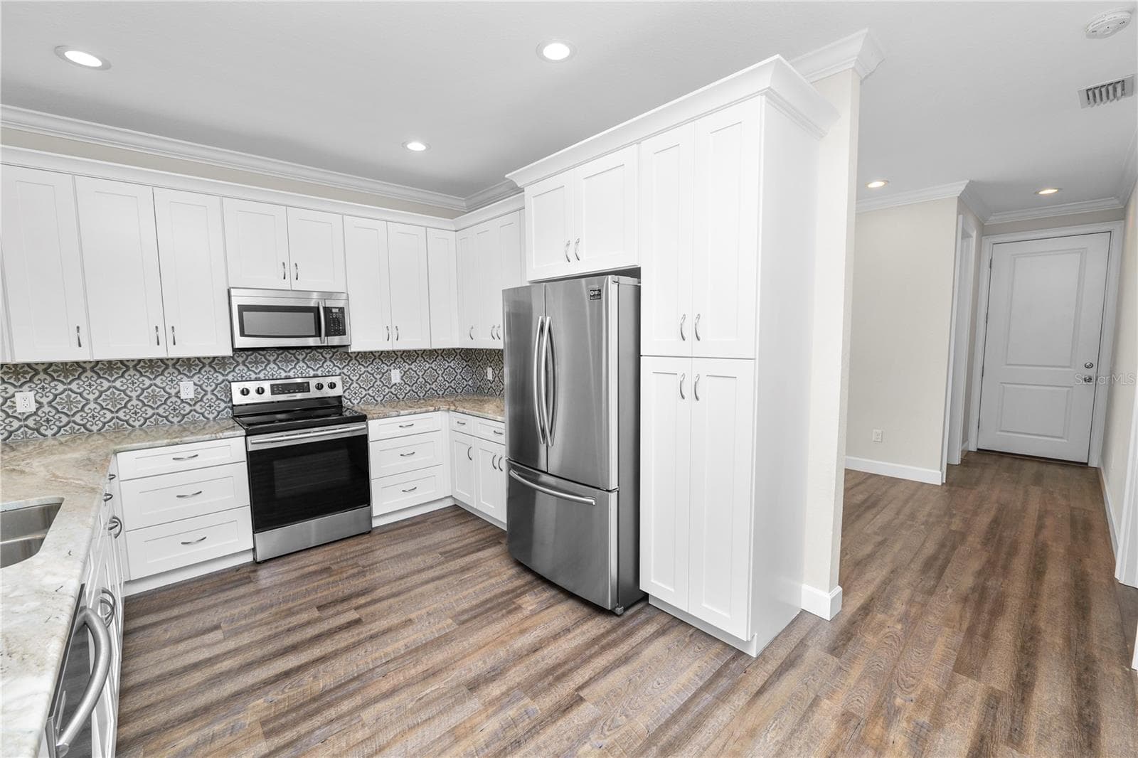 Single Family Residence at 3725 57TH AVE N, ST PETERSBURG, photo 18 of 31