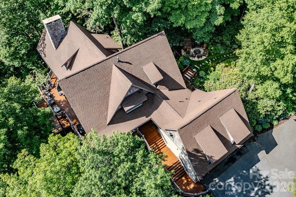 Single Family Residence at 190 New River Lake Drive, Blowing Rock, photo 4 of 45