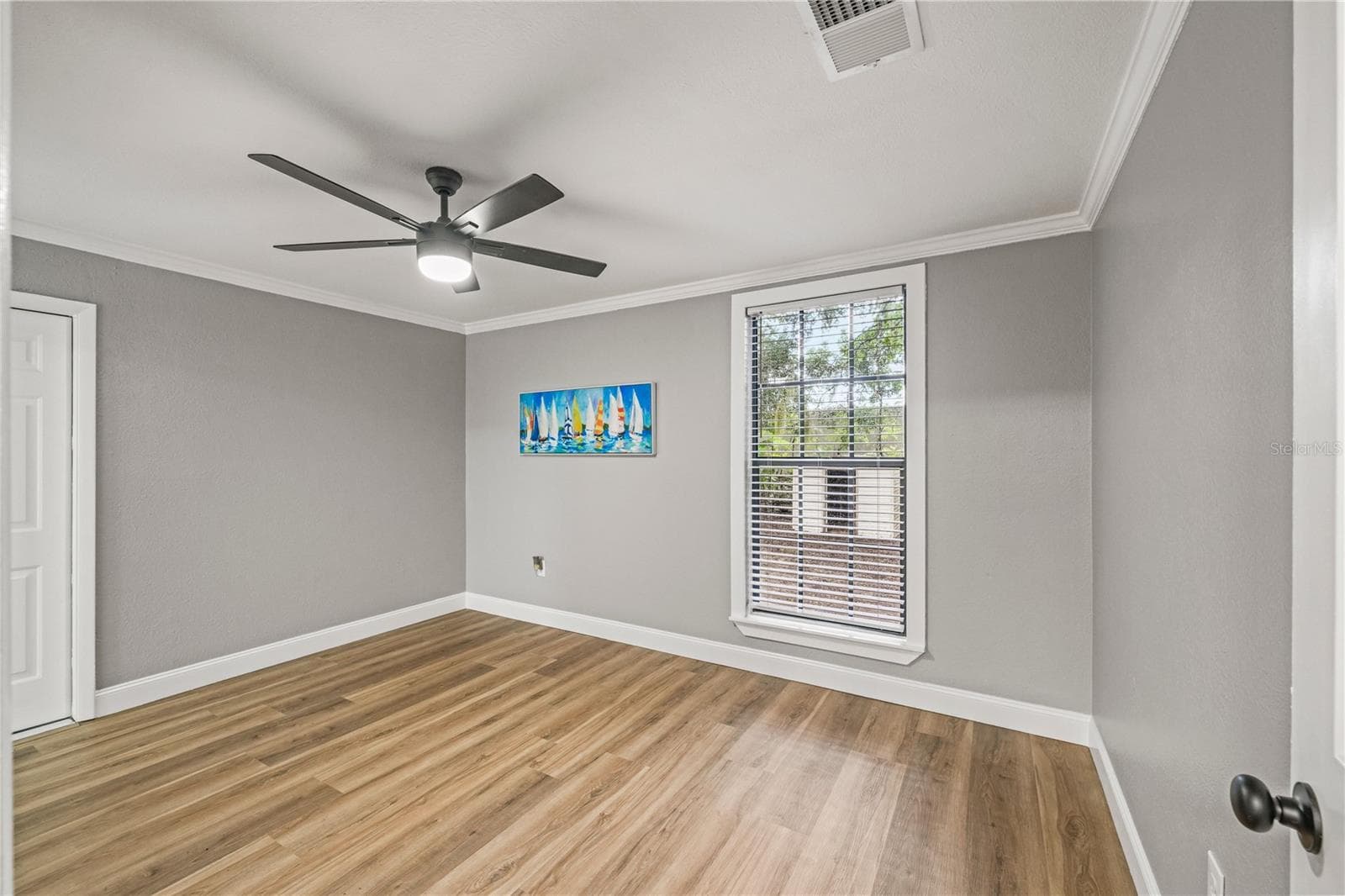 Single Family Residence at 1518 CREST AVE, LEESBURG, photo 15 of 26