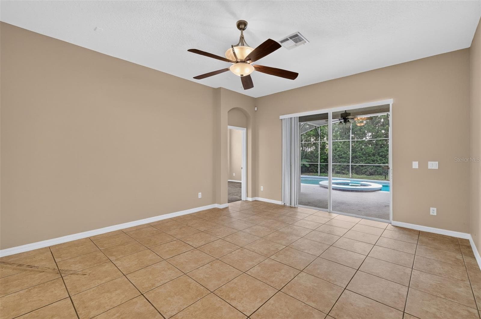 living - 8484 DOVER VIEW LN, ORLANDO