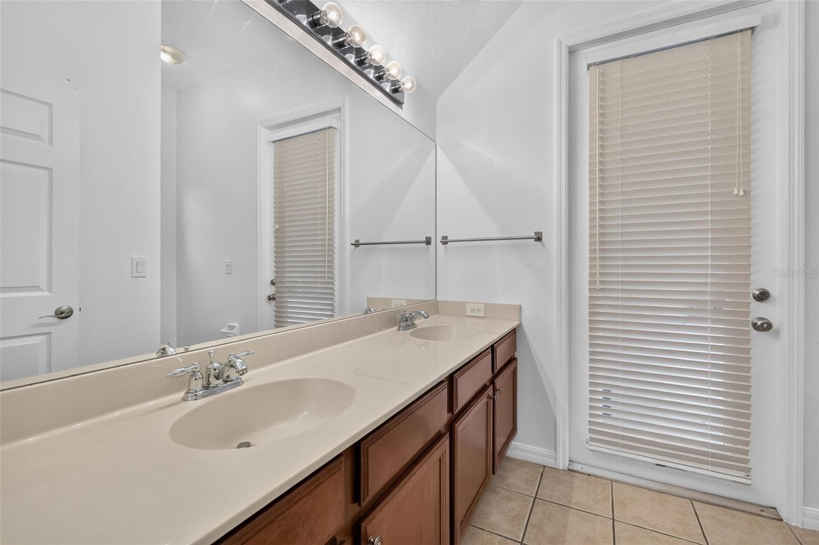 bathroom - 8484 DOVER VIEW LN, ORLANDO