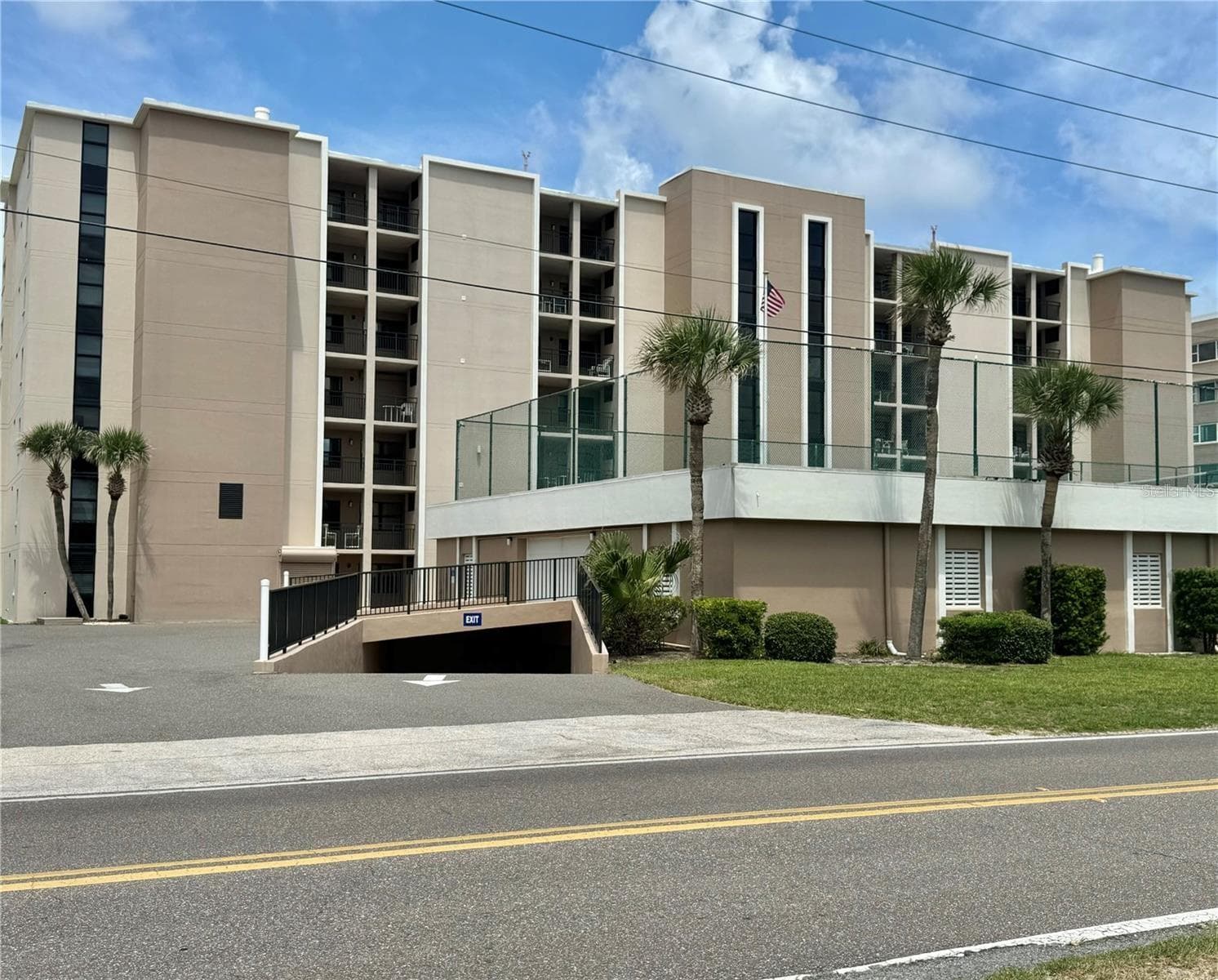 North Driveway - 4745 S ATLANTIC AVE #102, PONCE INLET