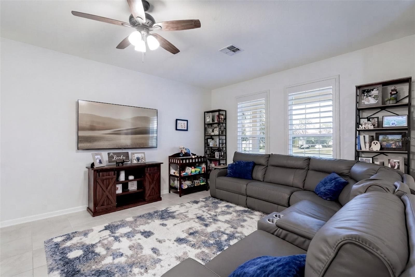 Single Family Residence at 17126 QUICKSILVER AVE, WINTER GARDEN, photo 4 of 38