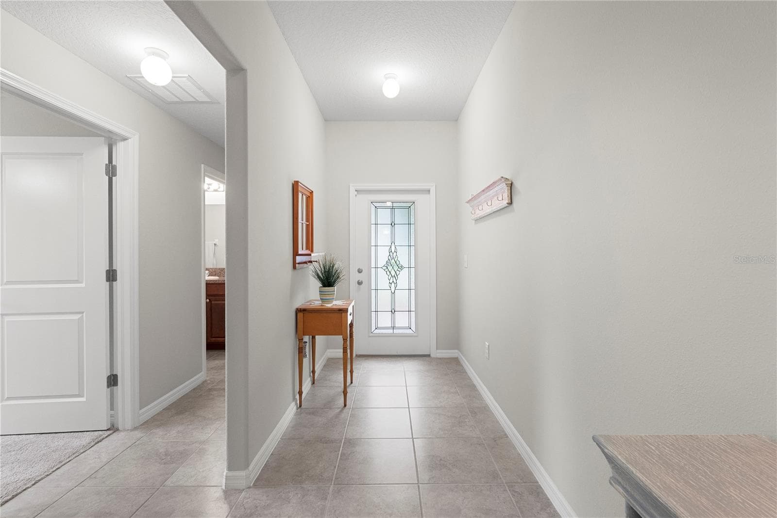 Single Family Residence at 3414 KEARSNEY ABBEY CIR, DOVER, photo 5 of 44