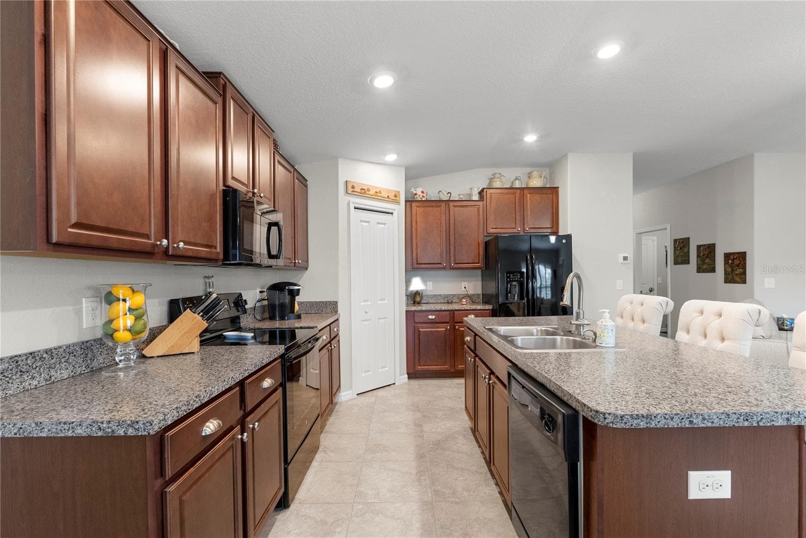 Single Family Residence at 3414 KEARSNEY ABBEY CIR, DOVER, photo 11 of 44