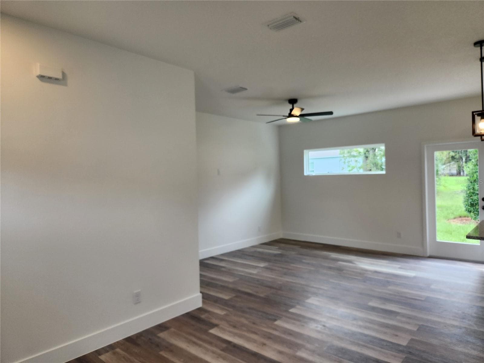 Living - 1458 3RD ST, ORANGE CITY