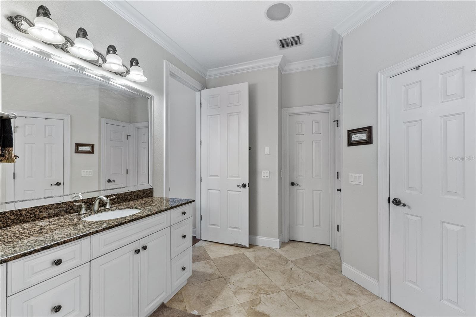 MASTER BATHROOM ENTRANCE - 755 MILLS ESTATE PL, CHULUOTA