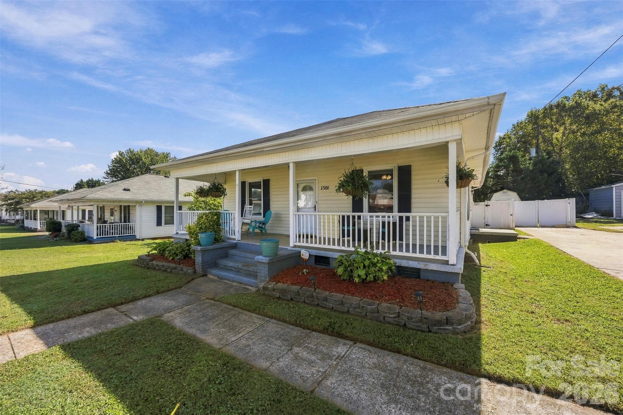 Single Family Residence at 1501 Perfection Avenue, Belmont, photo 4 of 38