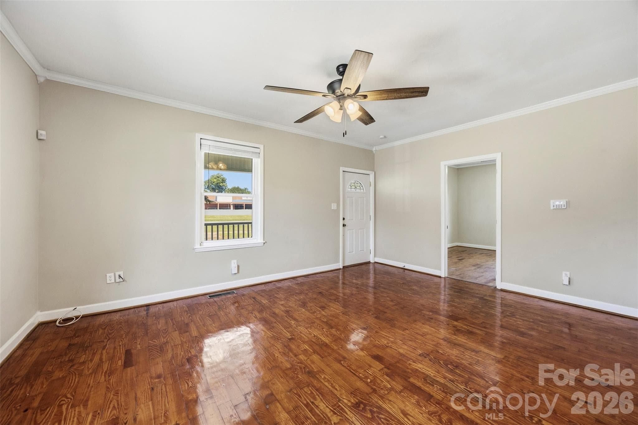 Single Family Residence at 1501 Perfection Avenue, Belmont, photo 8 of 38