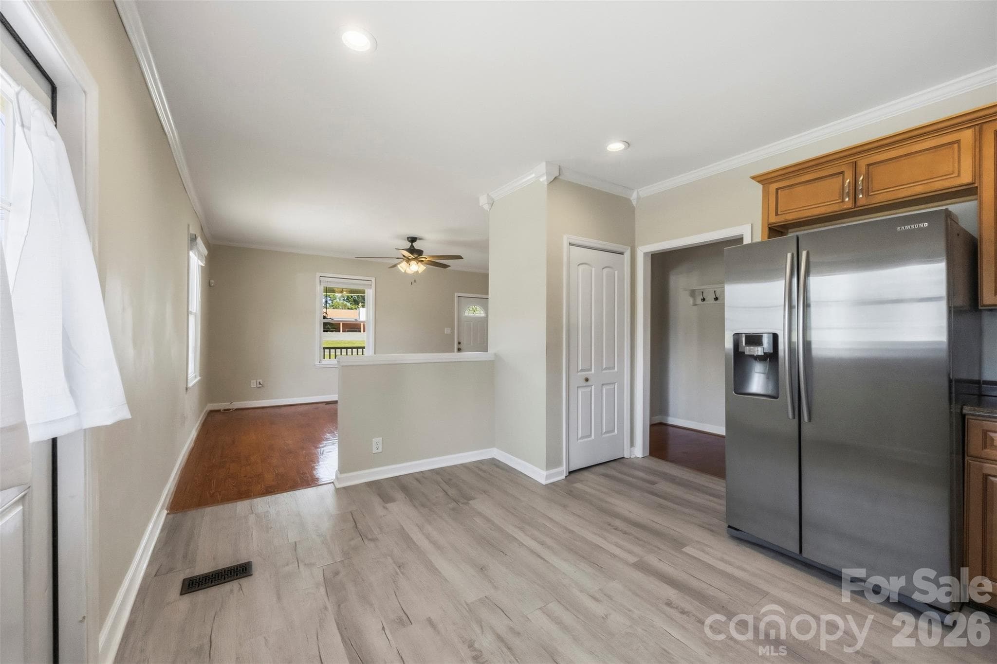 Single Family Residence at 1501 Perfection Avenue, Belmont, photo 12 of 38