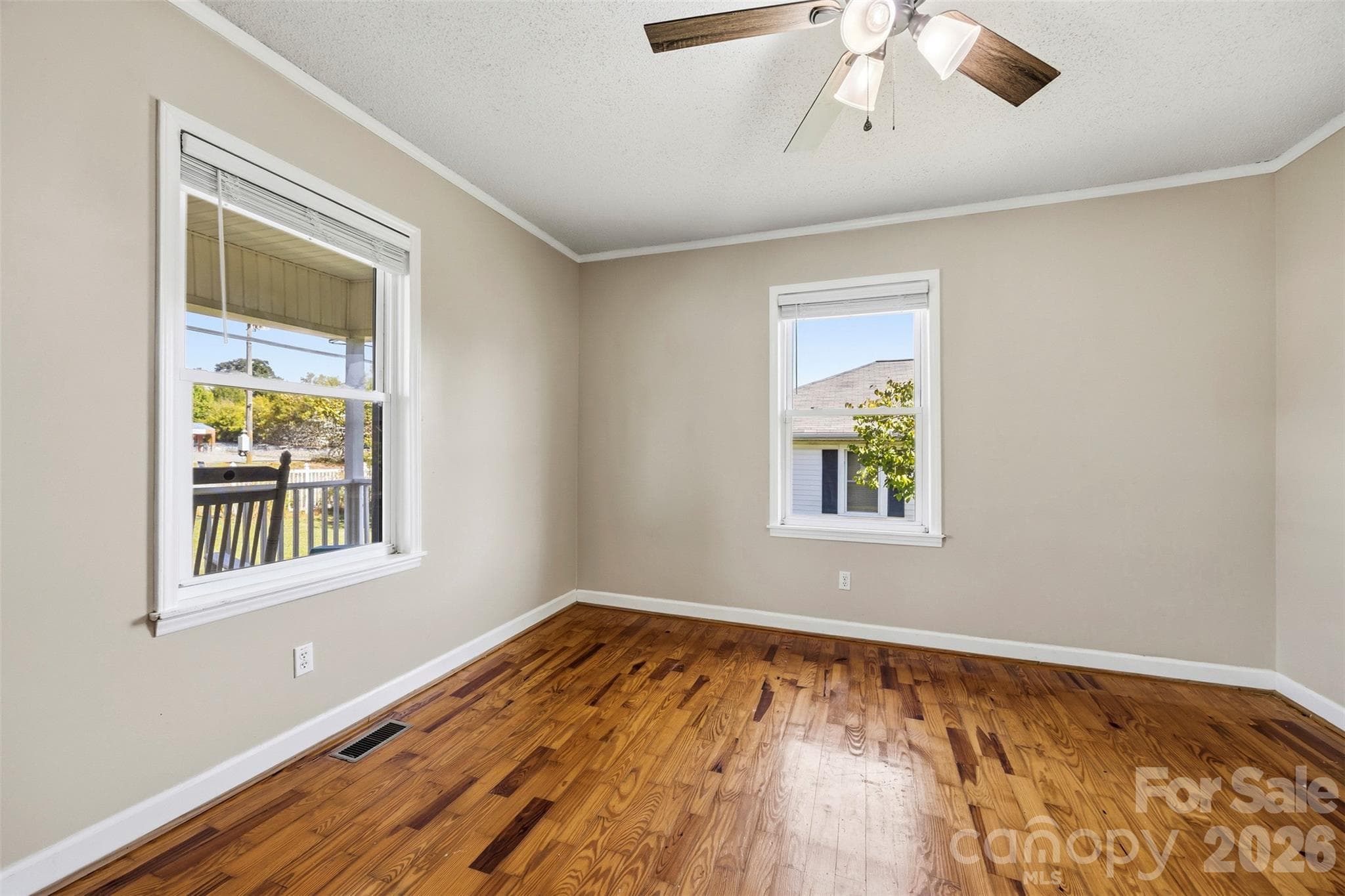 Single Family Residence at 1501 Perfection Avenue, Belmont, photo 13 of 38
