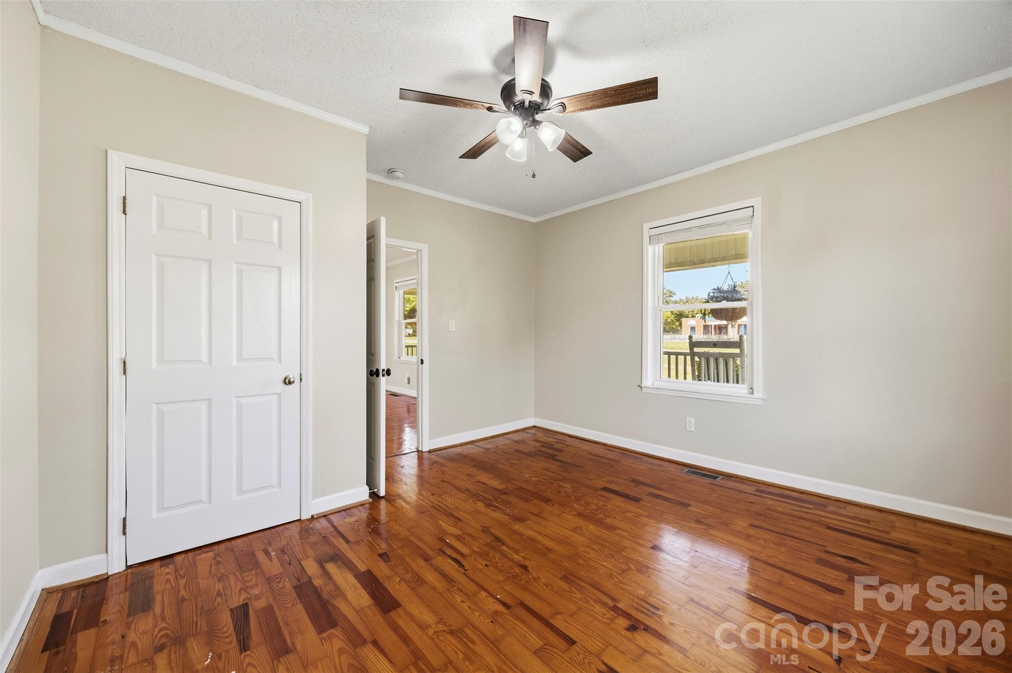 Single Family Residence at 1501 Perfection Avenue, Belmont, photo 14 of 38