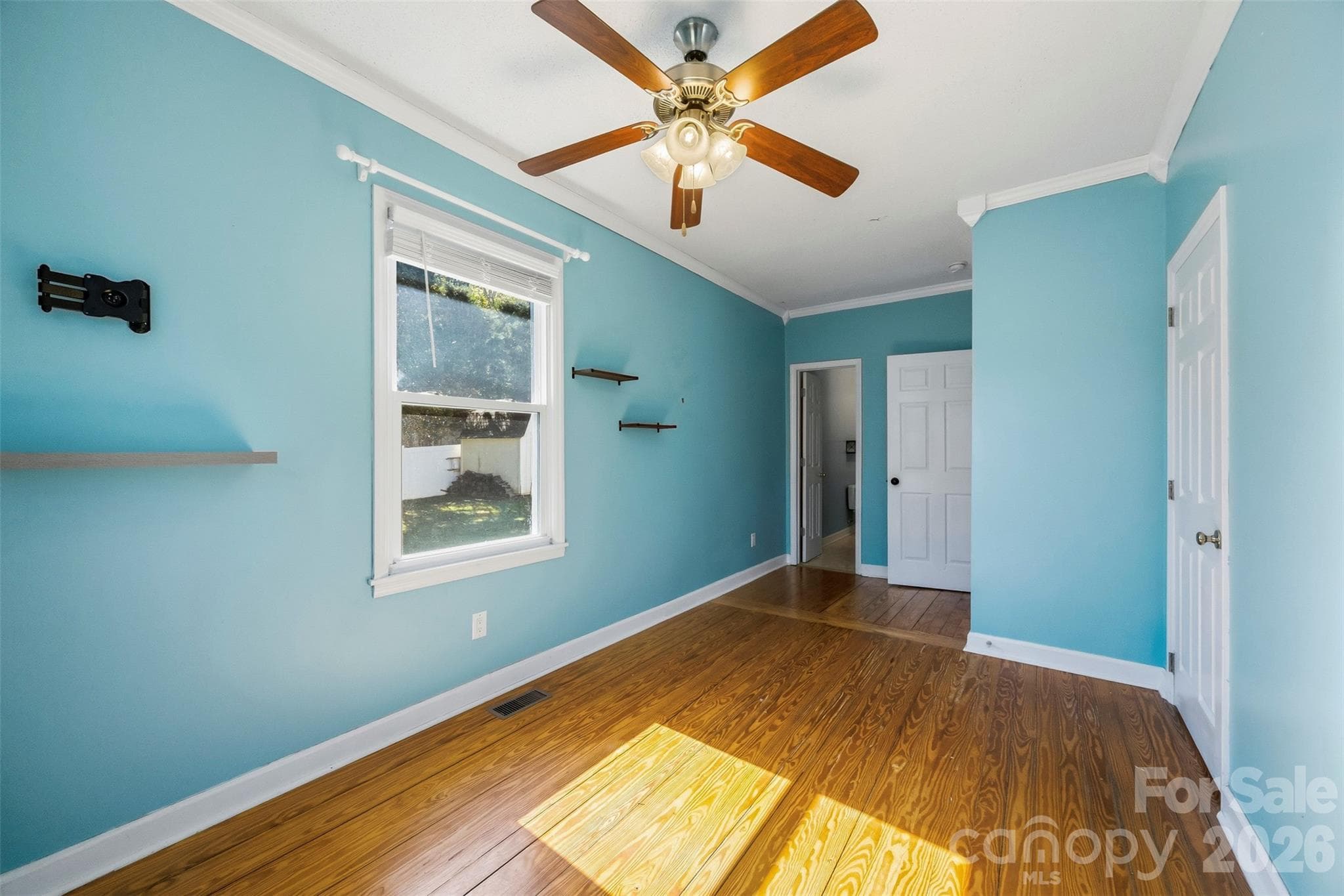 Single Family Residence at 1501 Perfection Avenue, Belmont, photo 20 of 38