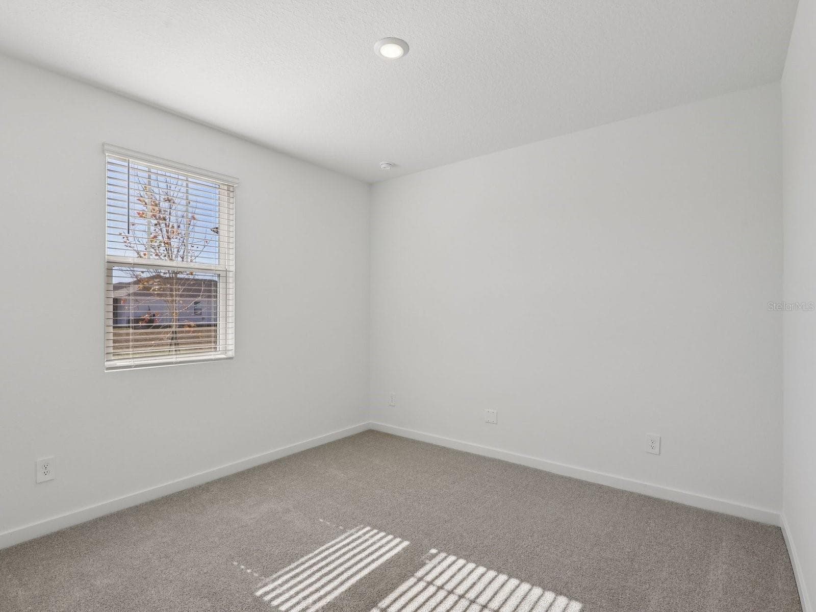 Photo is not of the actual home, but is an inspirational photo of builder’s model home and may depict options, furnishings, and/or decorator features that are not included. - 37 GARNI DR, PALM COAST