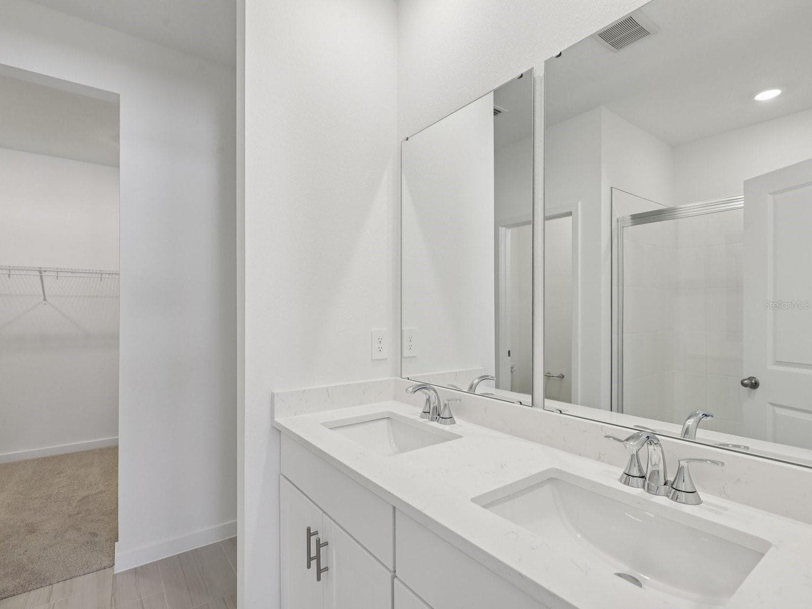 Photo is not of the actual home, but is an inspirational photo of builder’s model home and may depict options, furnishings, and/or decorator features that are not included. - 37 GARNI DR, PALM COAST
