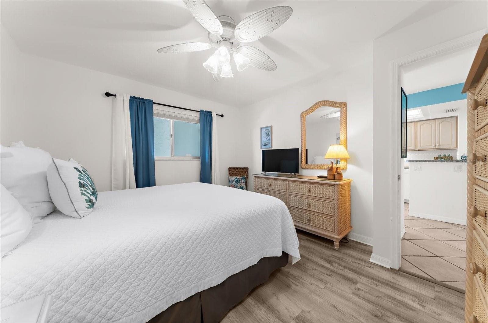 Condominium at 8911 MIDNIGHT PASS RD #511, SARASOTA, photo 12 of 78