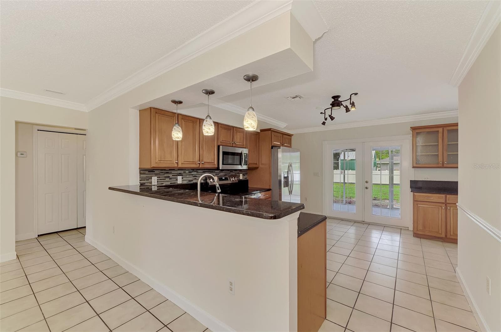 Solid Counters - 11036 JACQUELINE AVE, ENGLEWOOD