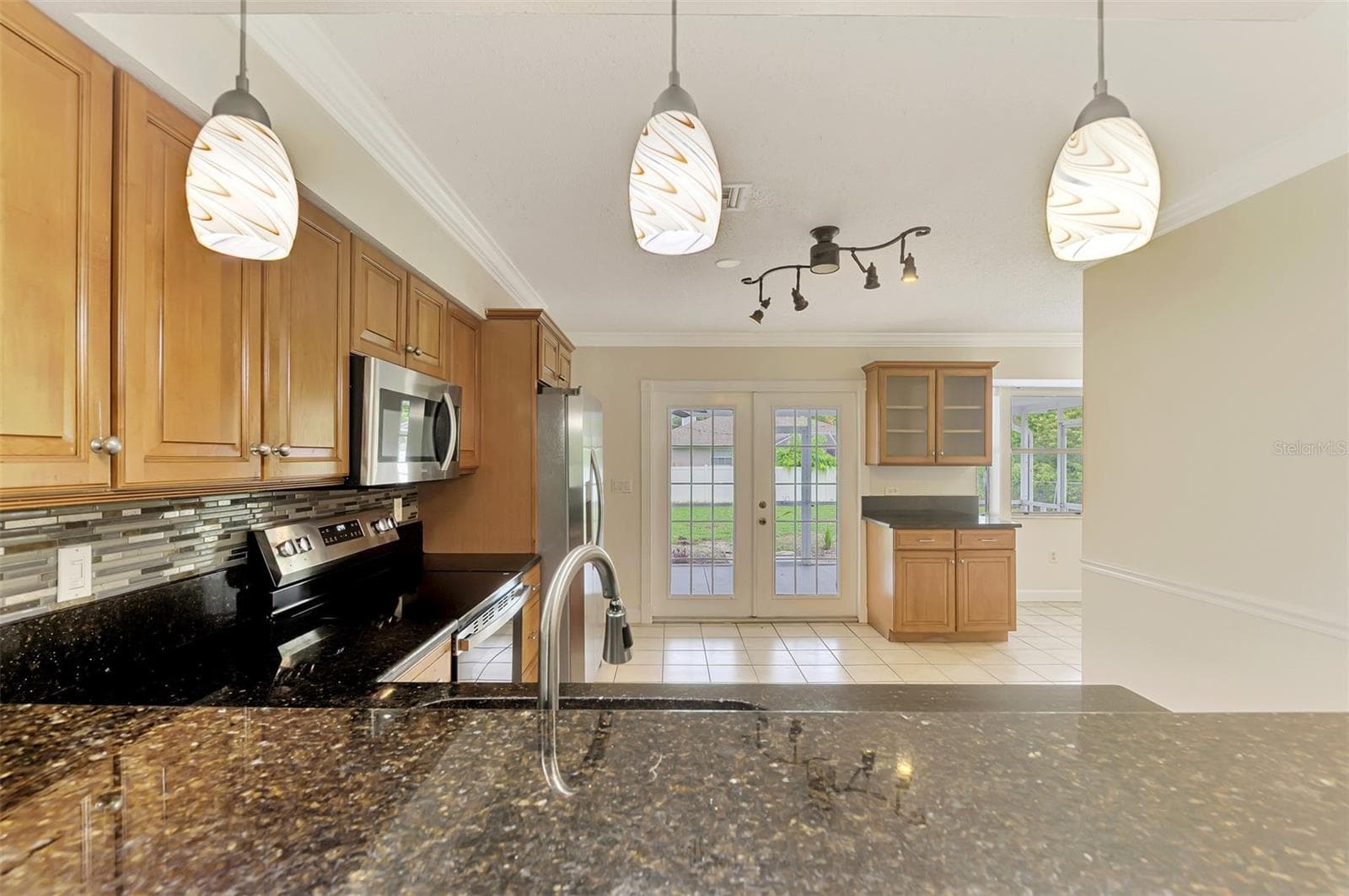 New Stove - 11036 JACQUELINE AVE, ENGLEWOOD