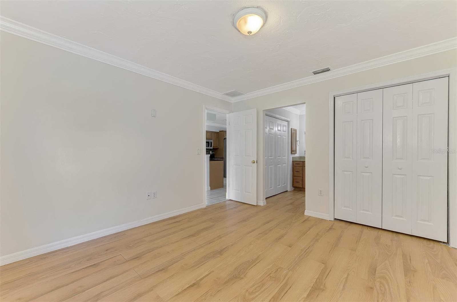 Built-In Closet - 11036 JACQUELINE AVE, ENGLEWOOD