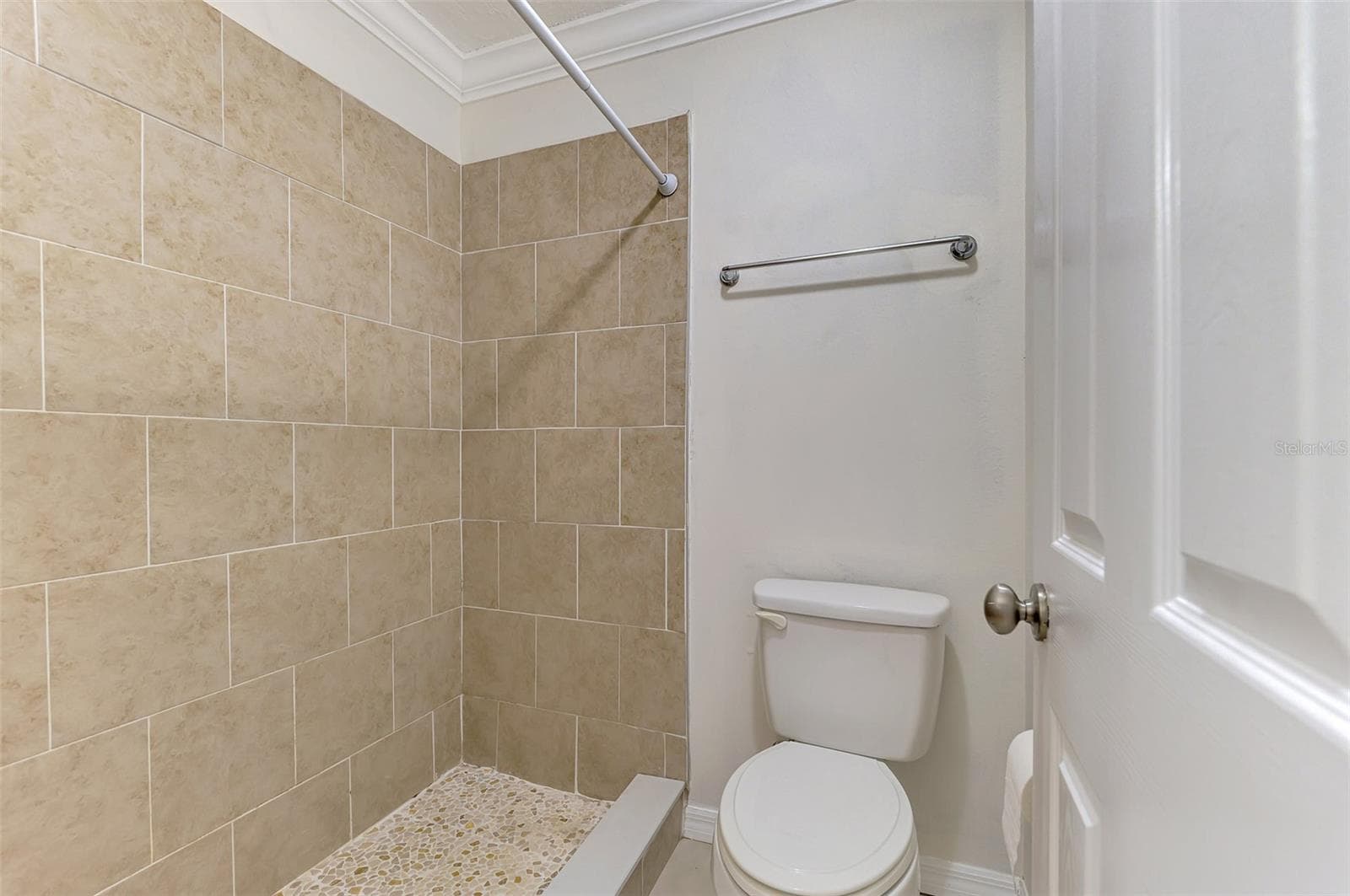 Shower - 11036 JACQUELINE AVE, ENGLEWOOD