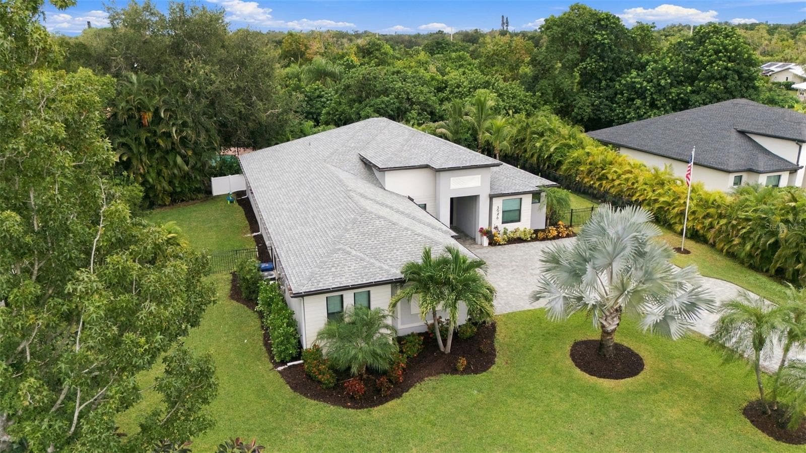 Single Family Residence at 3946 COUNTRY VIEW DR, SARASOTA, photo 10 of 98