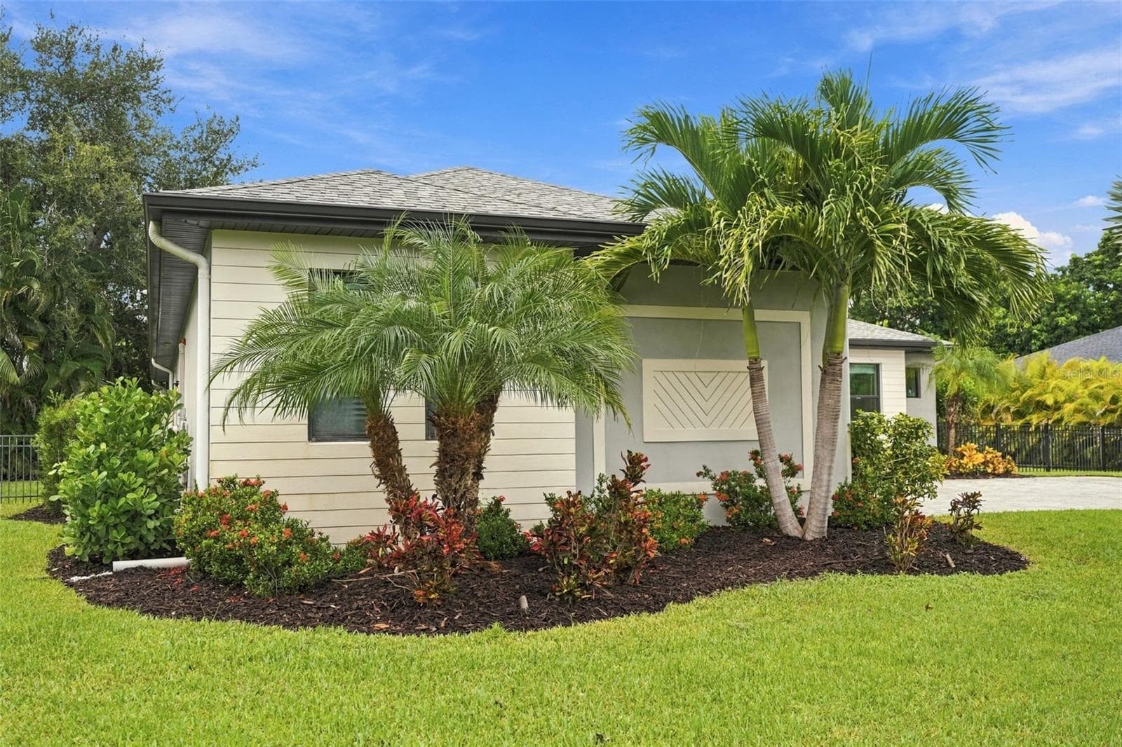 Single Family Residence at 3946 COUNTRY VIEW DR, SARASOTA, photo 11 of 98