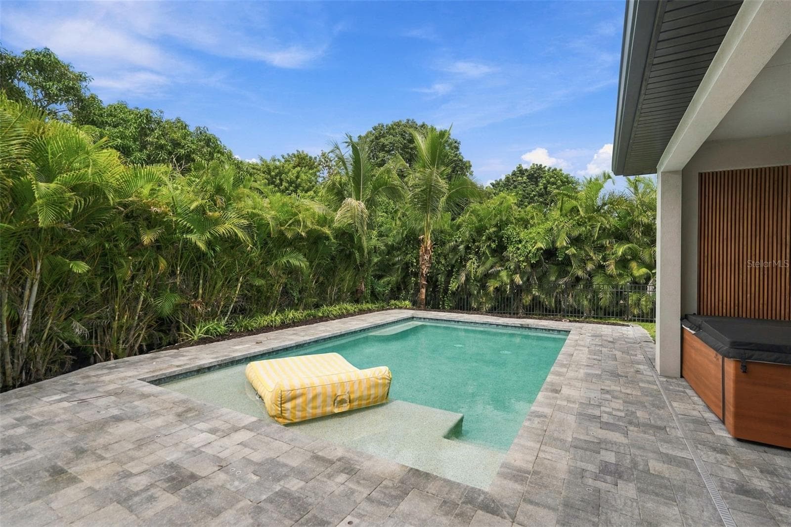Single Family Residence at 3946 COUNTRY VIEW DR, SARASOTA, photo 72 of 98