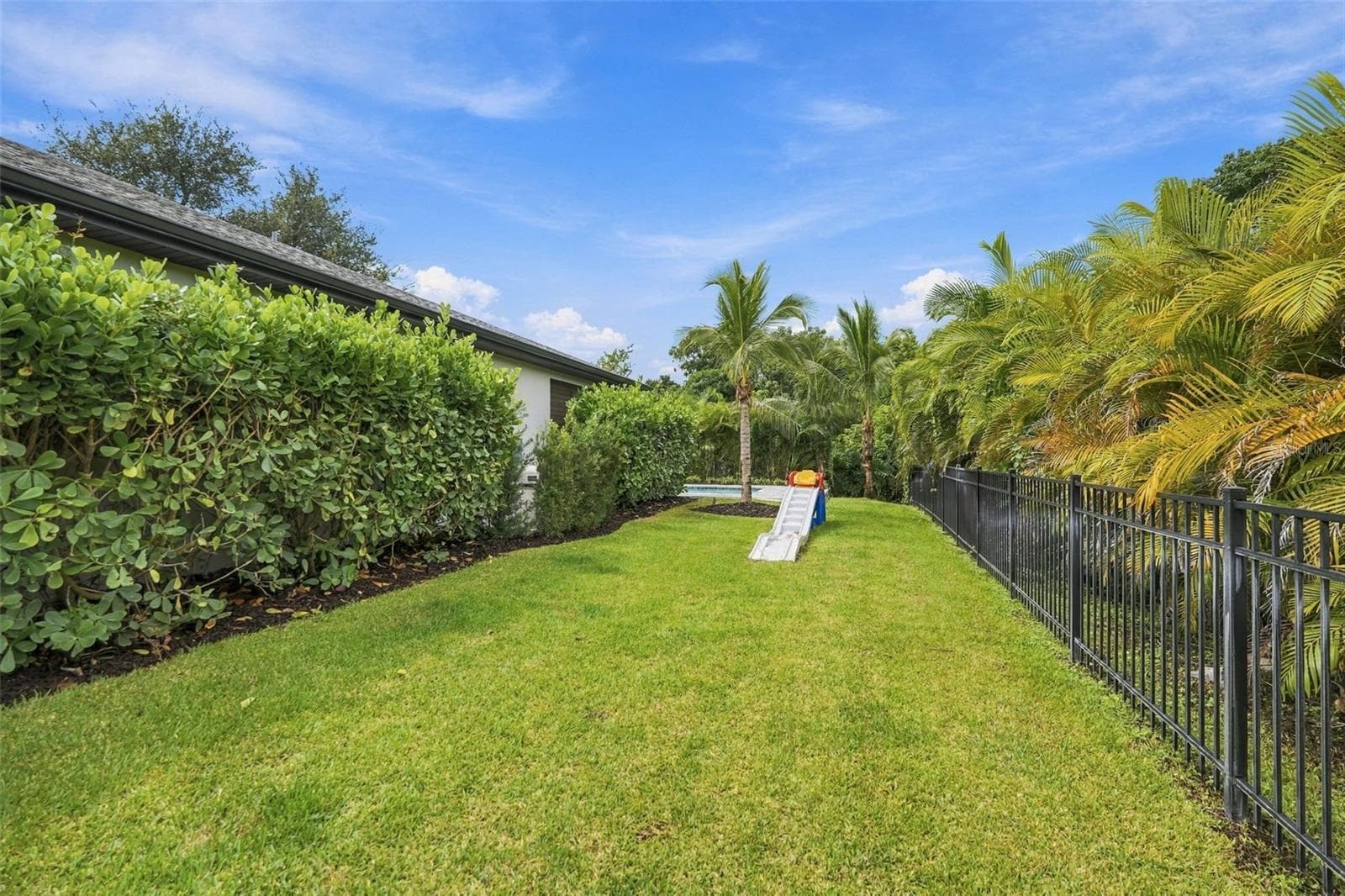 Single Family Residence at 3946 COUNTRY VIEW DR, SARASOTA, photo 77 of 98