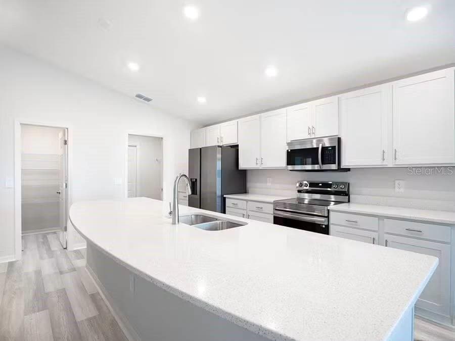 Single Family Residence at 12336 ALTEZA CIR, RIVERVIEW, photo 6 of 11