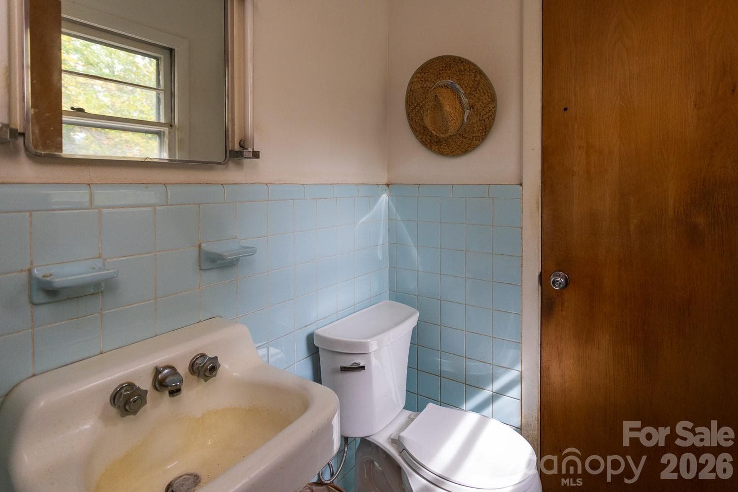 Single Family Residence at 8 Governors Court, Asheville, photo 12 of 24