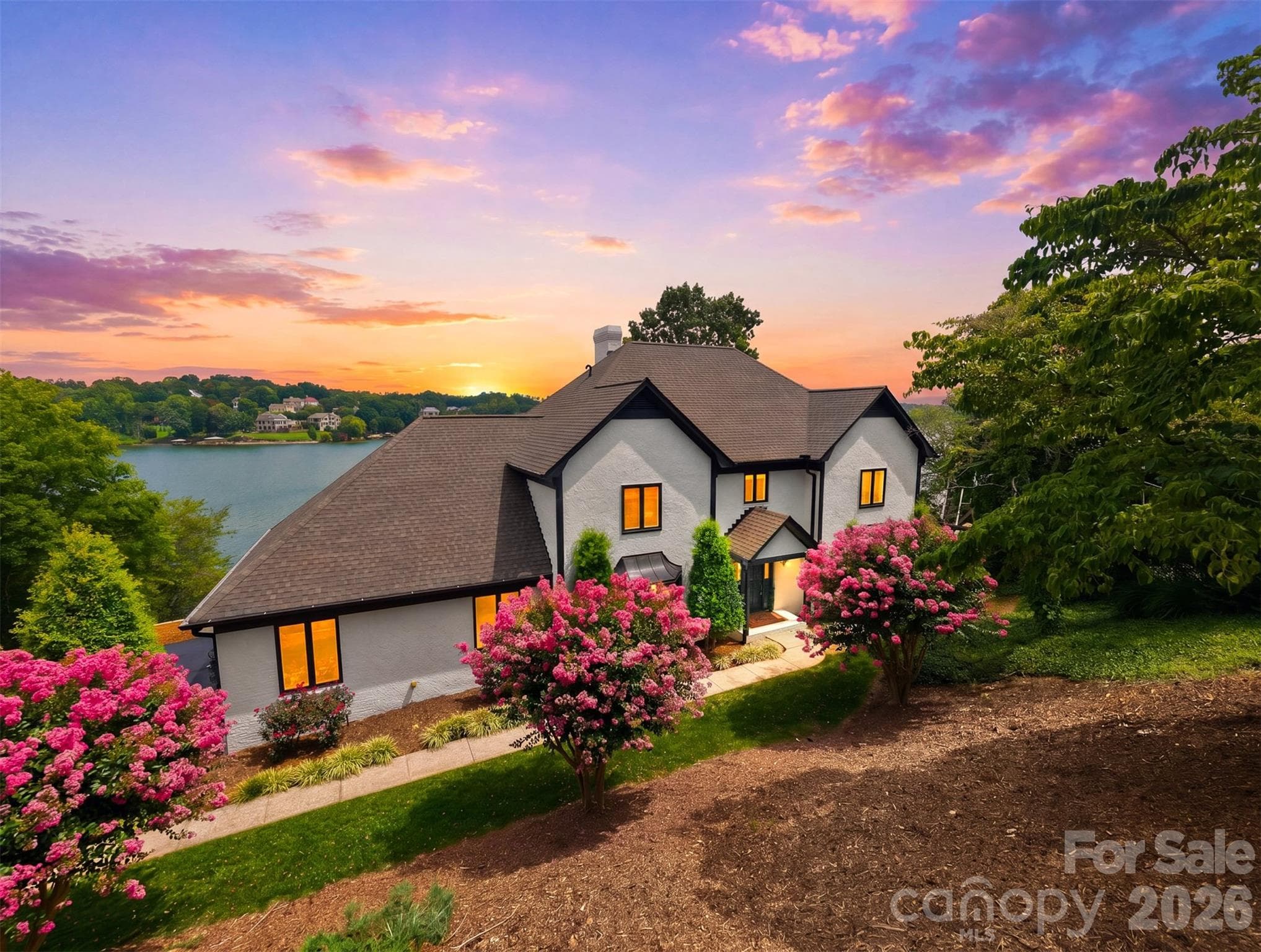 Single Family Residence at 476 44th Avenue Drive NW, Hickory