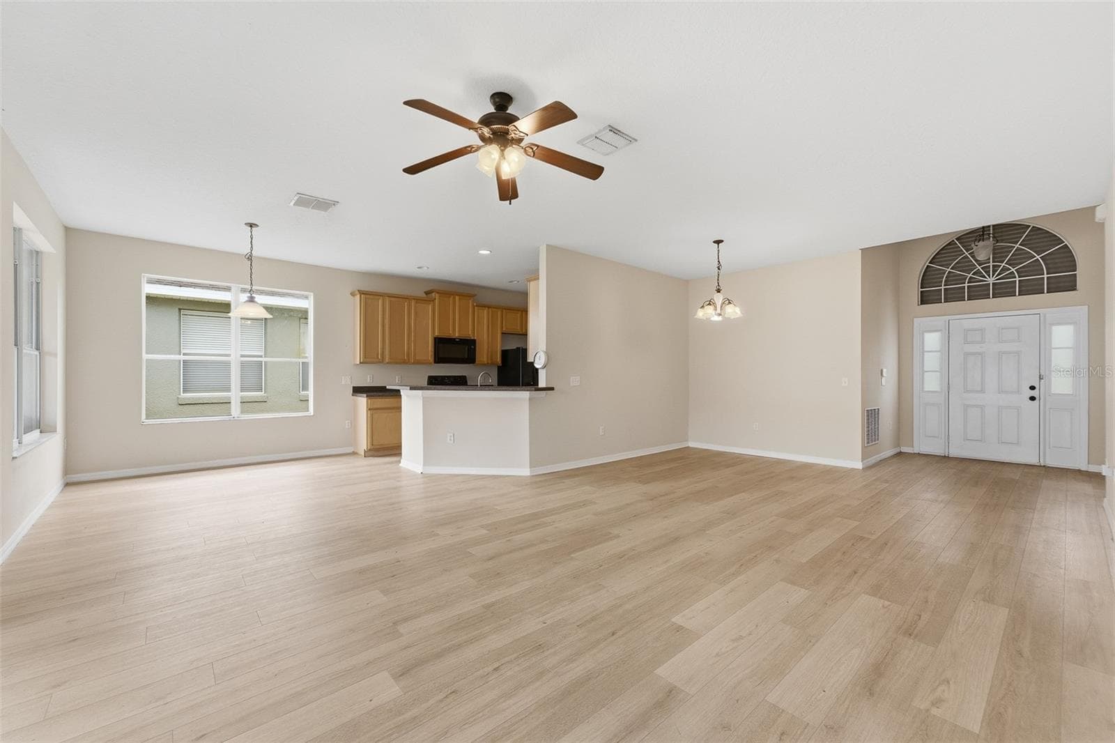 Single Family Residence at 185 VENETIAN BAY CIR, SANFORD, photo 5 of 41