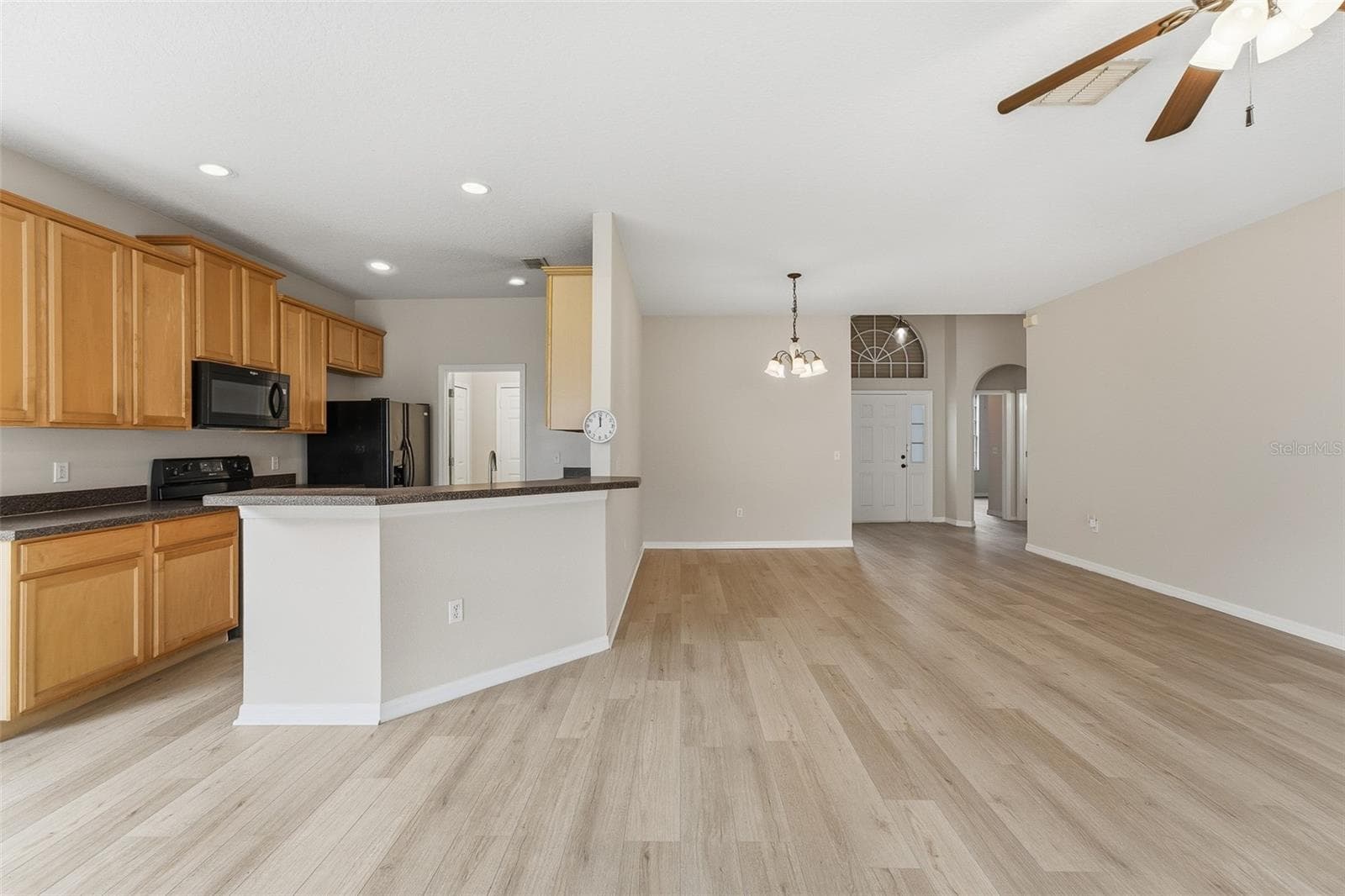 Single Family Residence at 185 VENETIAN BAY CIR, SANFORD, photo 7 of 41