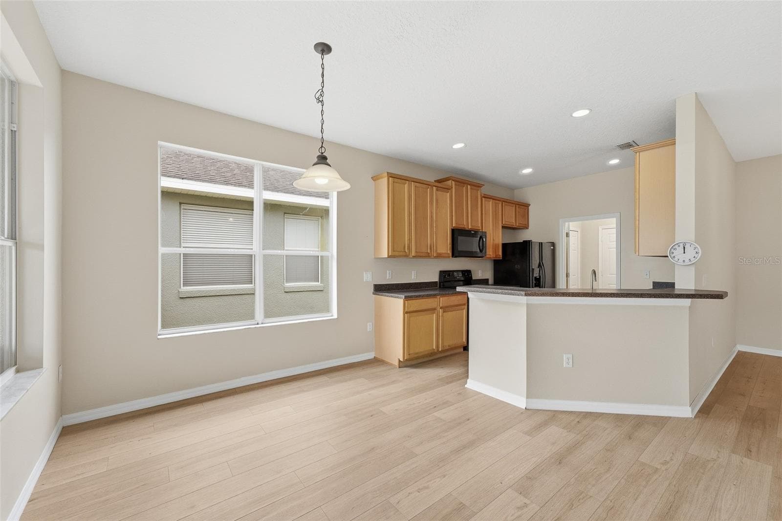 Single Family Residence at 185 VENETIAN BAY CIR, SANFORD, photo 8 of 41