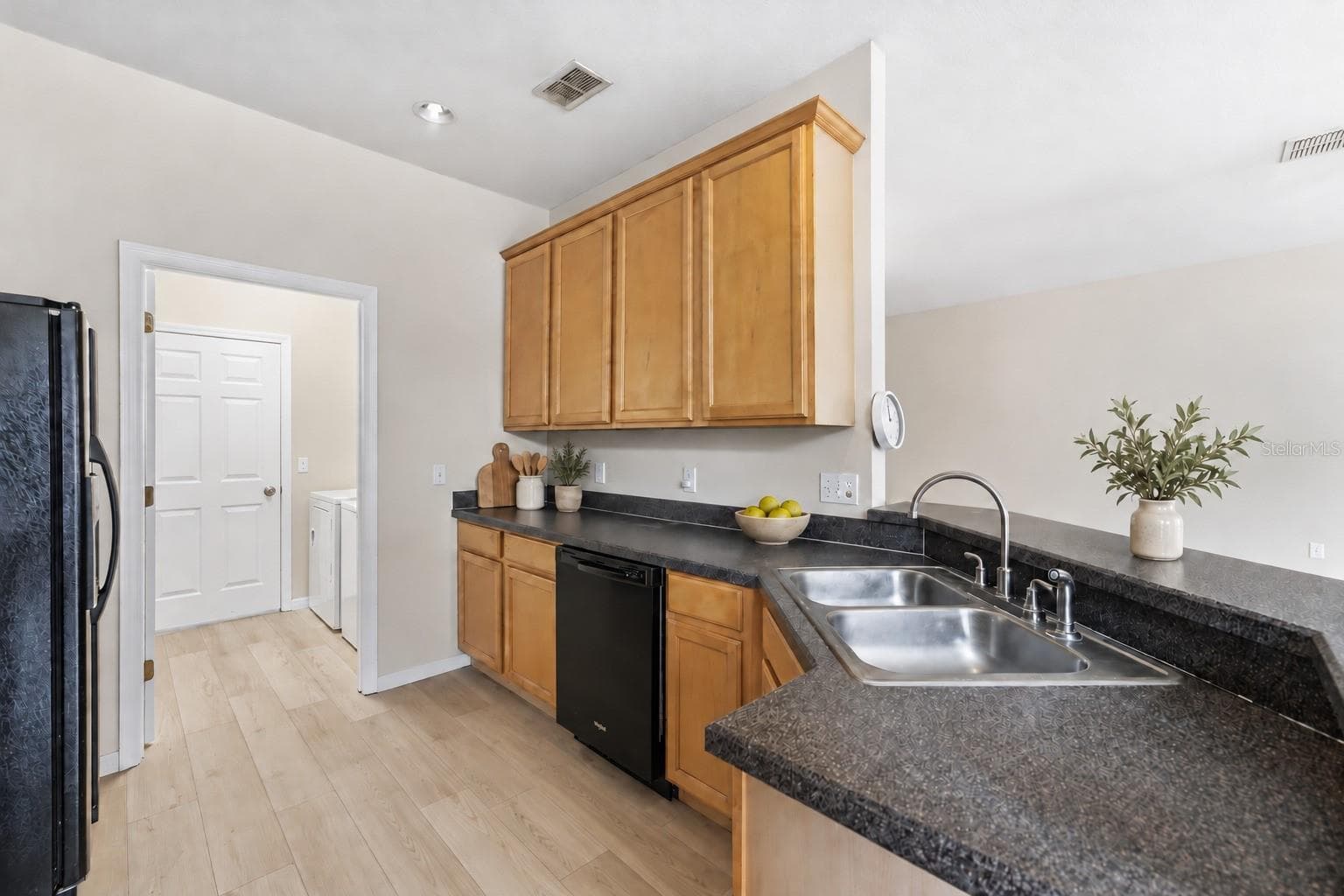 Single Family Residence at 185 VENETIAN BAY CIR, SANFORD, photo 9 of 41