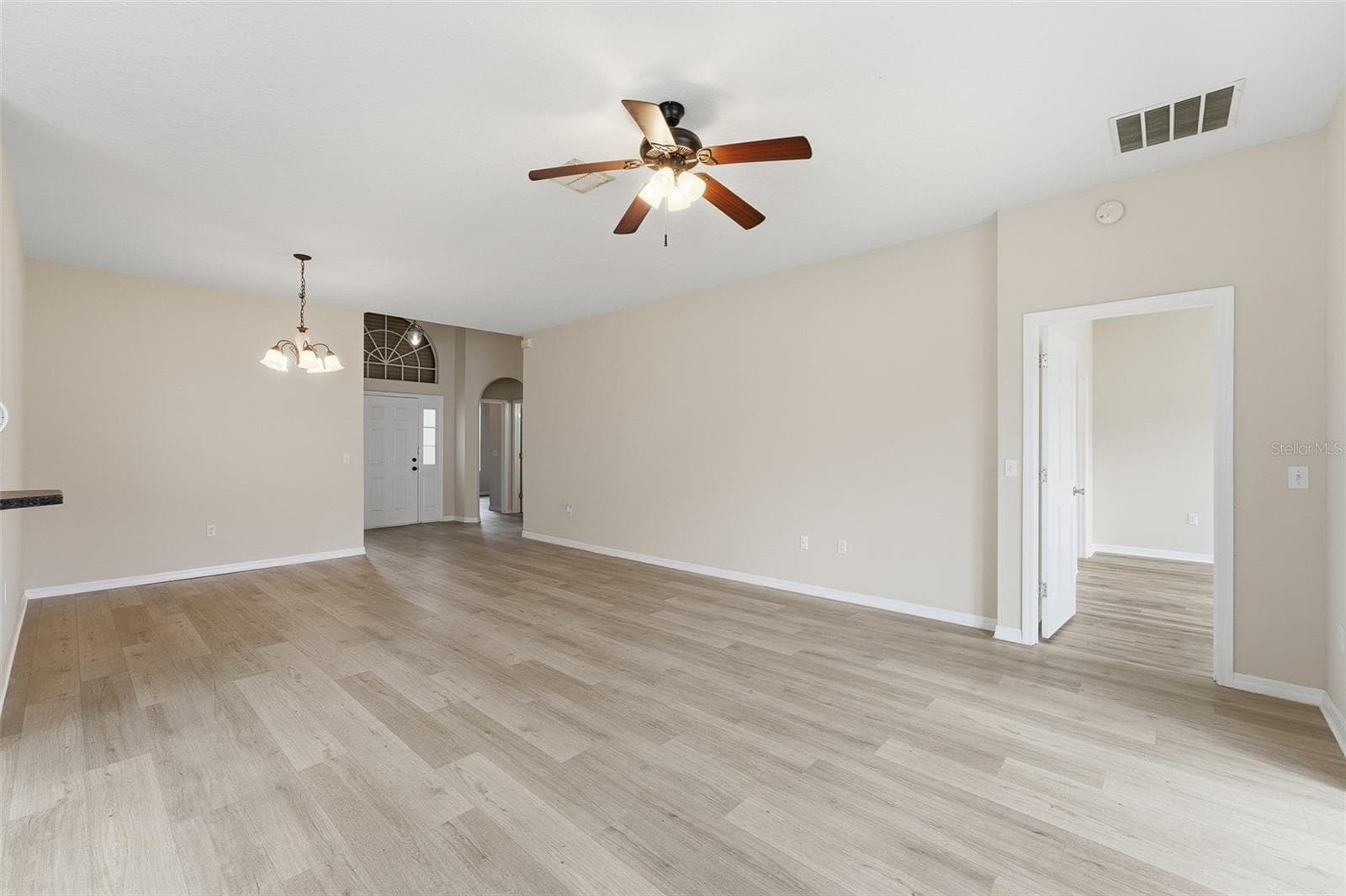 Single Family Residence at 185 VENETIAN BAY CIR, SANFORD, photo 22 of 41