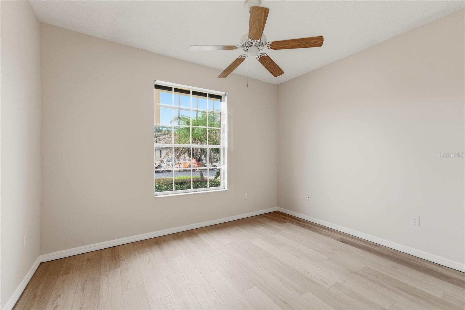 Single Family Residence at 185 VENETIAN BAY CIR, SANFORD, photo 24 of 41