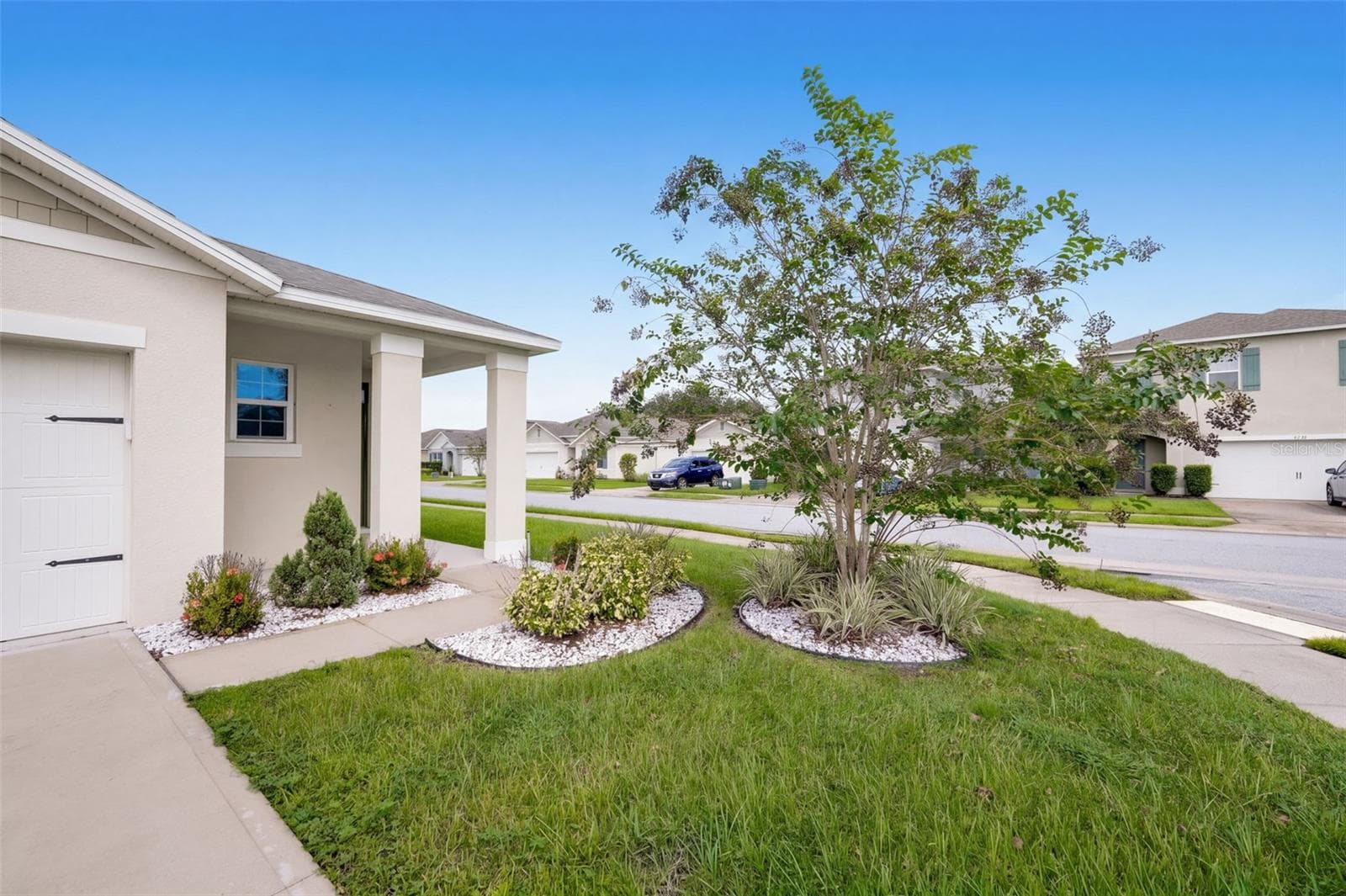 Charming Front Porch - 2415 BRASSIE CT, WINTER HAVEN