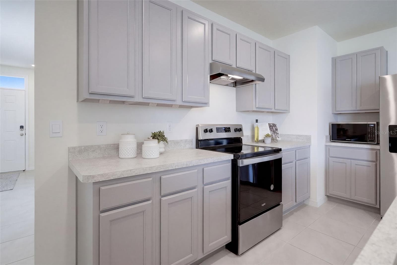 Stainless Steel Appliance Package - 2415 BRASSIE CT, WINTER HAVEN