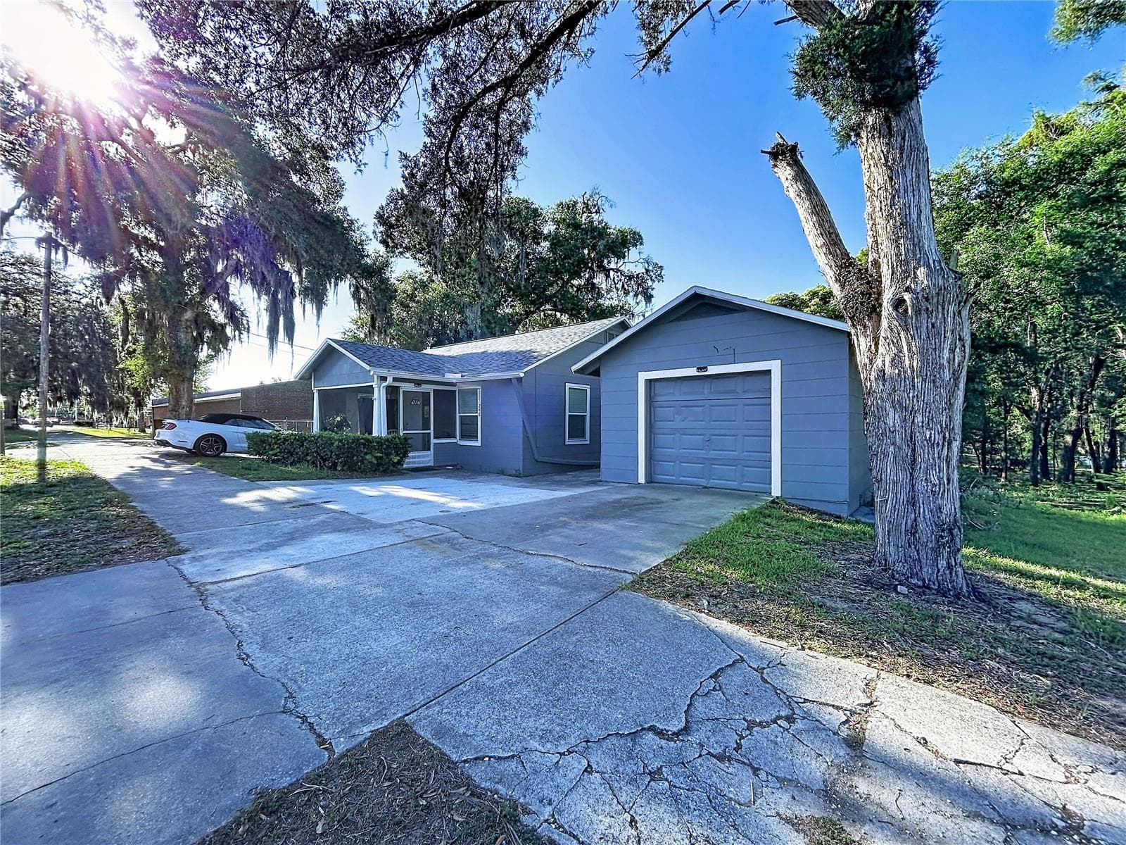 Front of the house from the street - 37250 FLORIDA AVE, DADE CITY