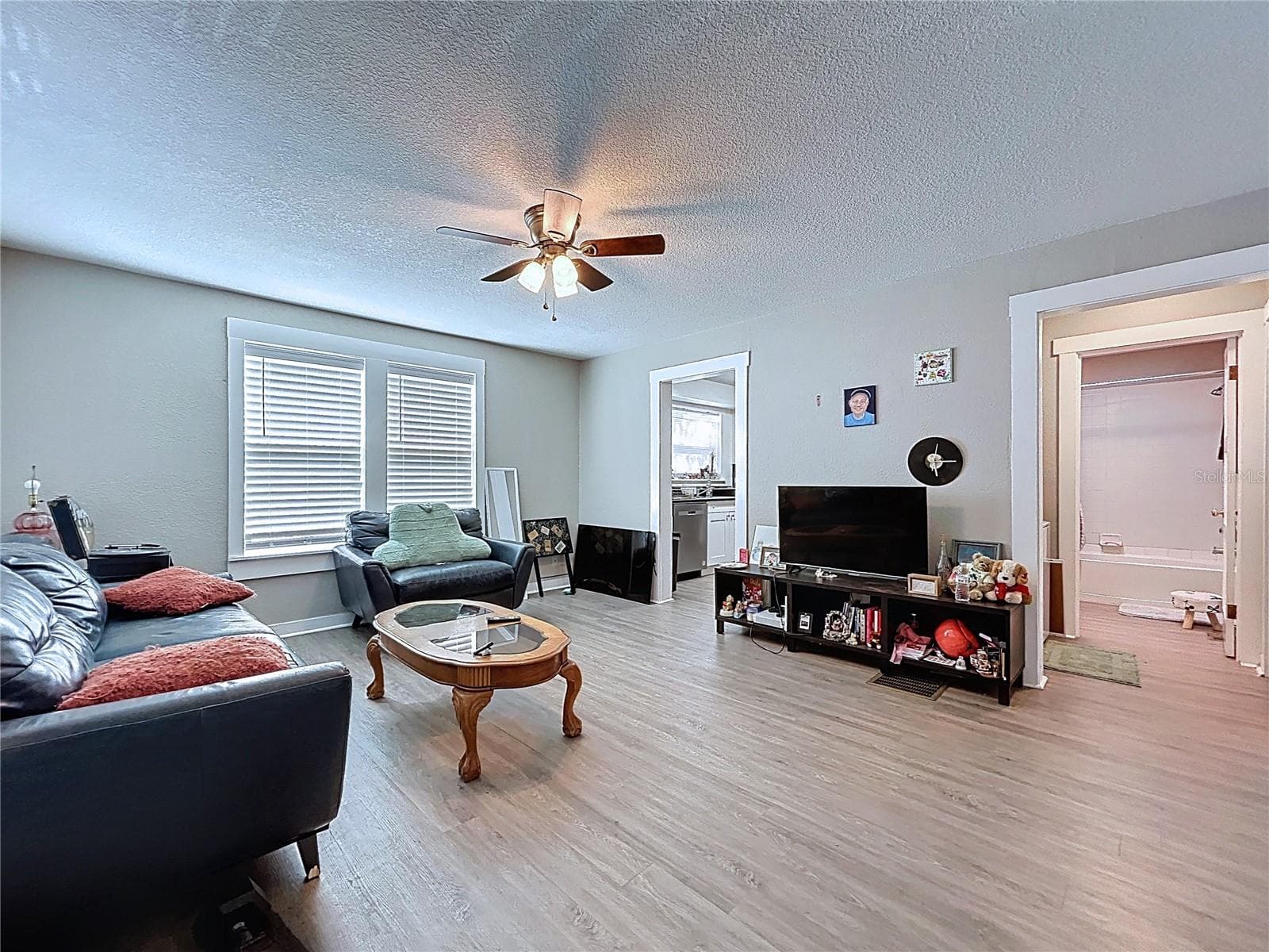 Unit 1 - Living Room - 37250 FLORIDA AVE, DADE CITY