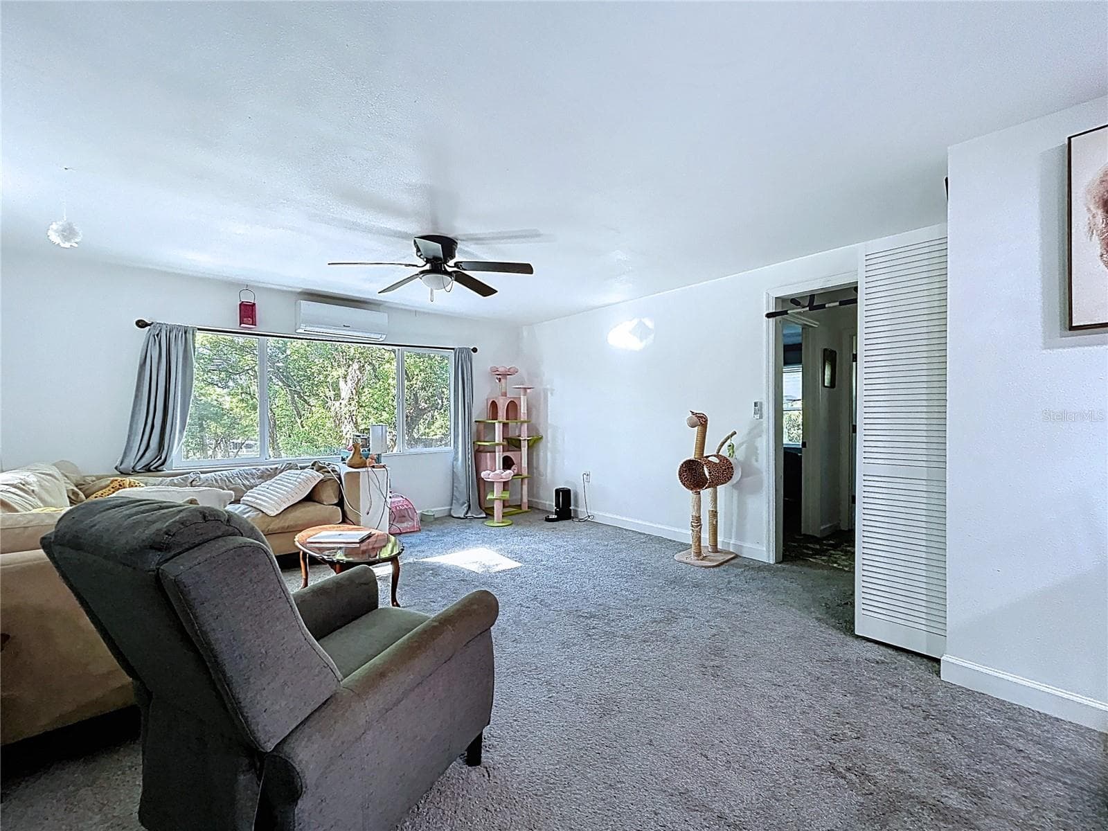Unit 2 - Living room - 37250 FLORIDA AVE, DADE CITY