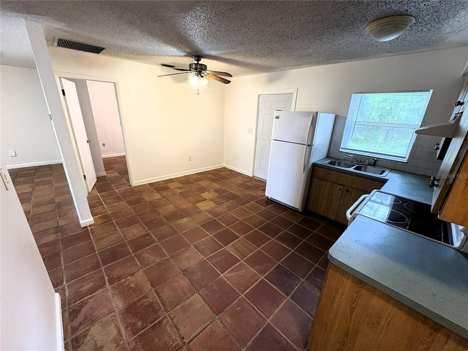 Duplex at 315 60TH AVENUE TER W, BRADENTON, photo 4 of 9