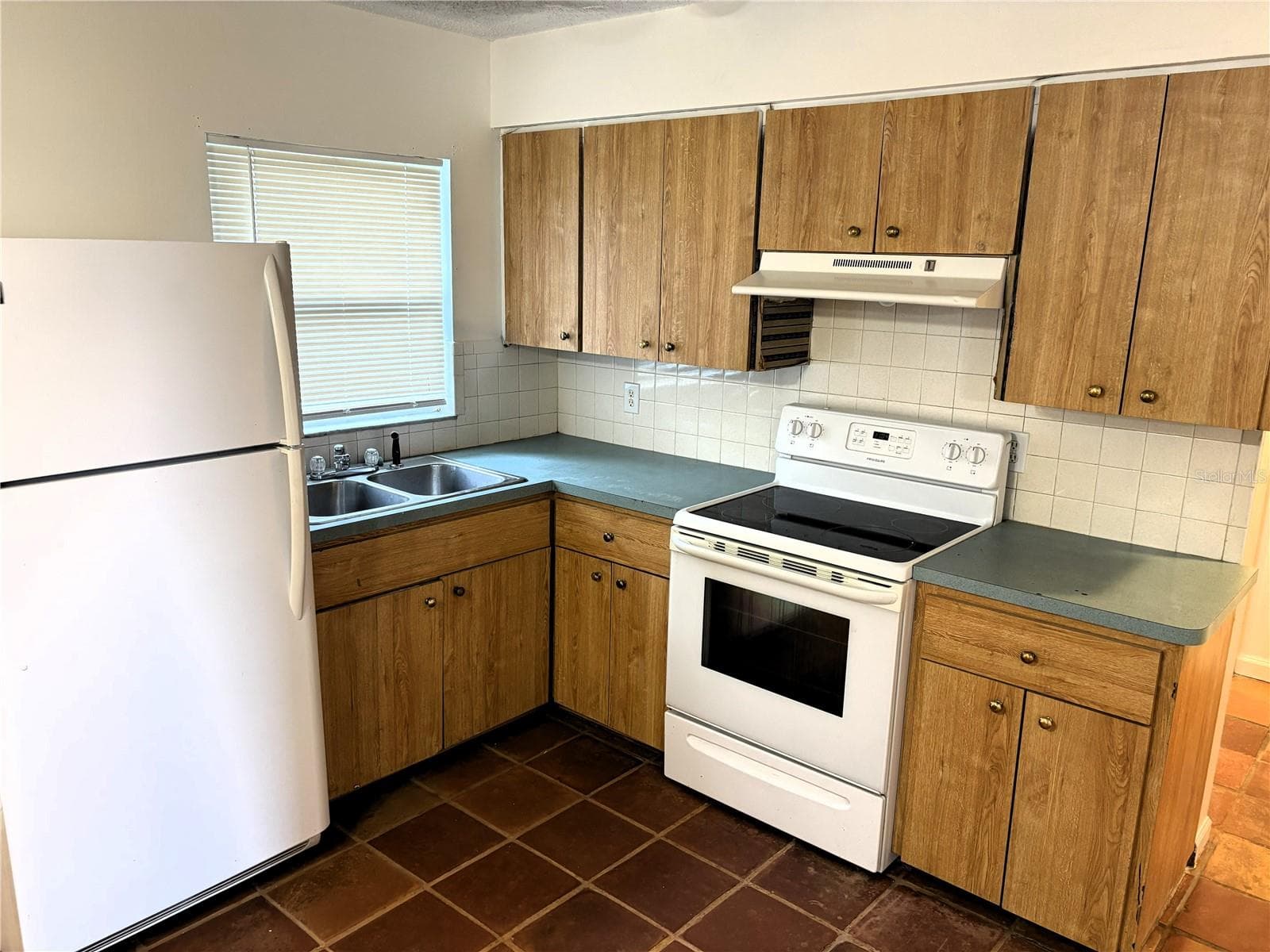 Duplex at 315 60TH AVENUE TER W, BRADENTON, photo 5 of 9