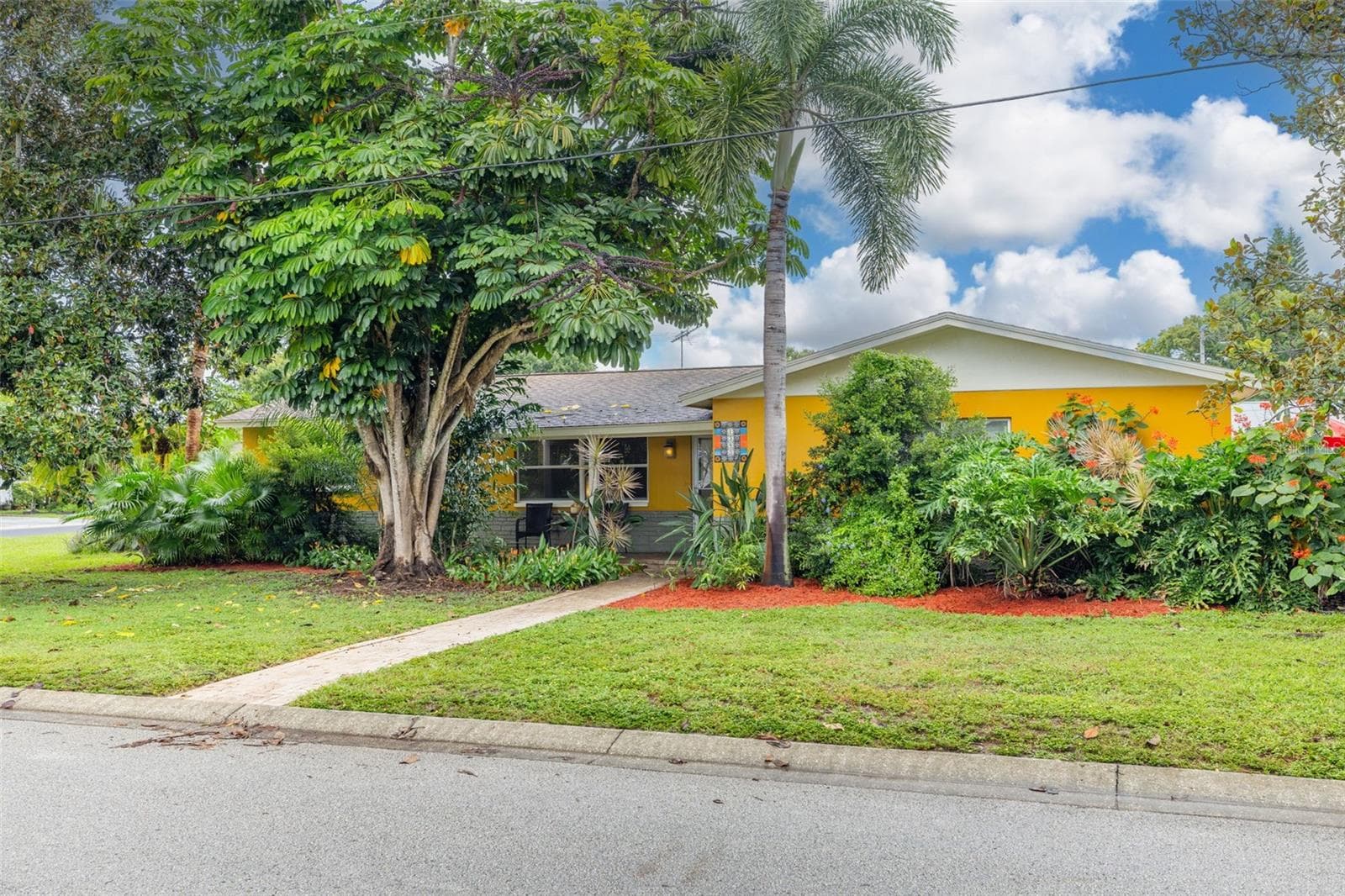 Single Family Residence at 1345 39TH ST N, ST PETERSBURG, photo 5 of 34
