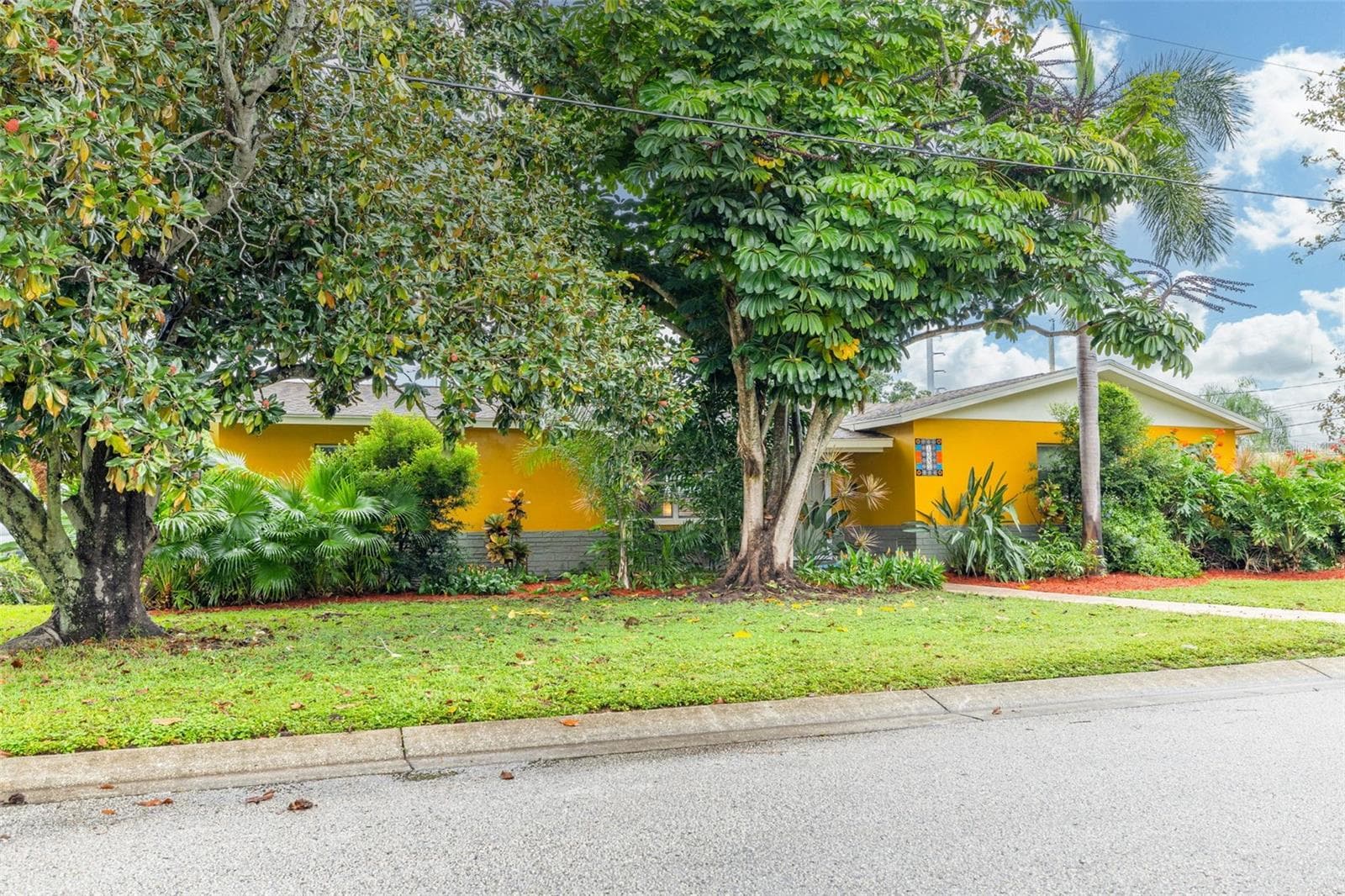 Single Family Residence at 1345 39TH ST N, ST PETERSBURG, photo 6 of 34