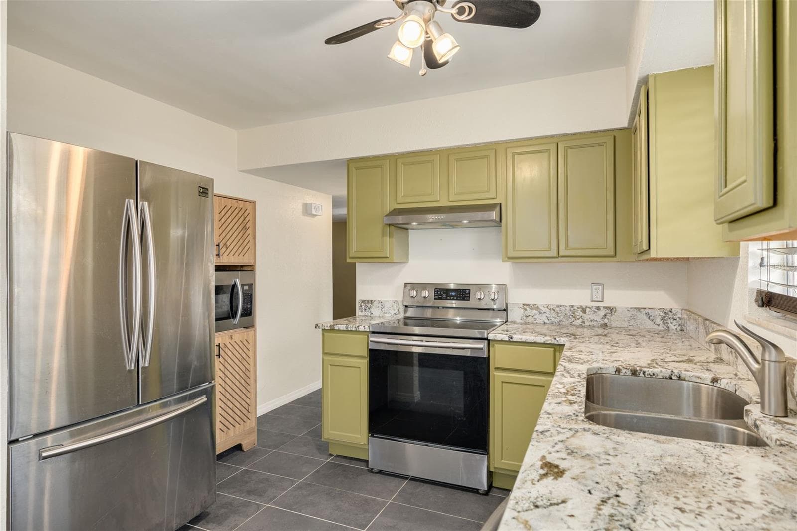 Single Family Residence at 1345 39TH ST N, ST PETERSBURG, photo 12 of 34